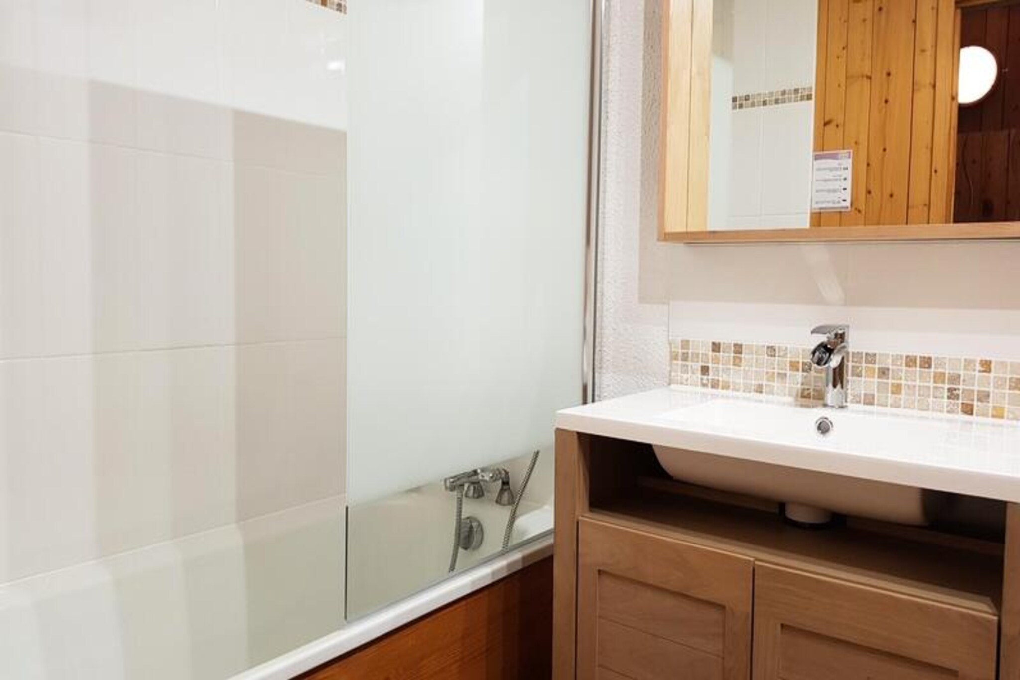 Apartment for 6 people in Arc 1600 close to the slopes and shops.