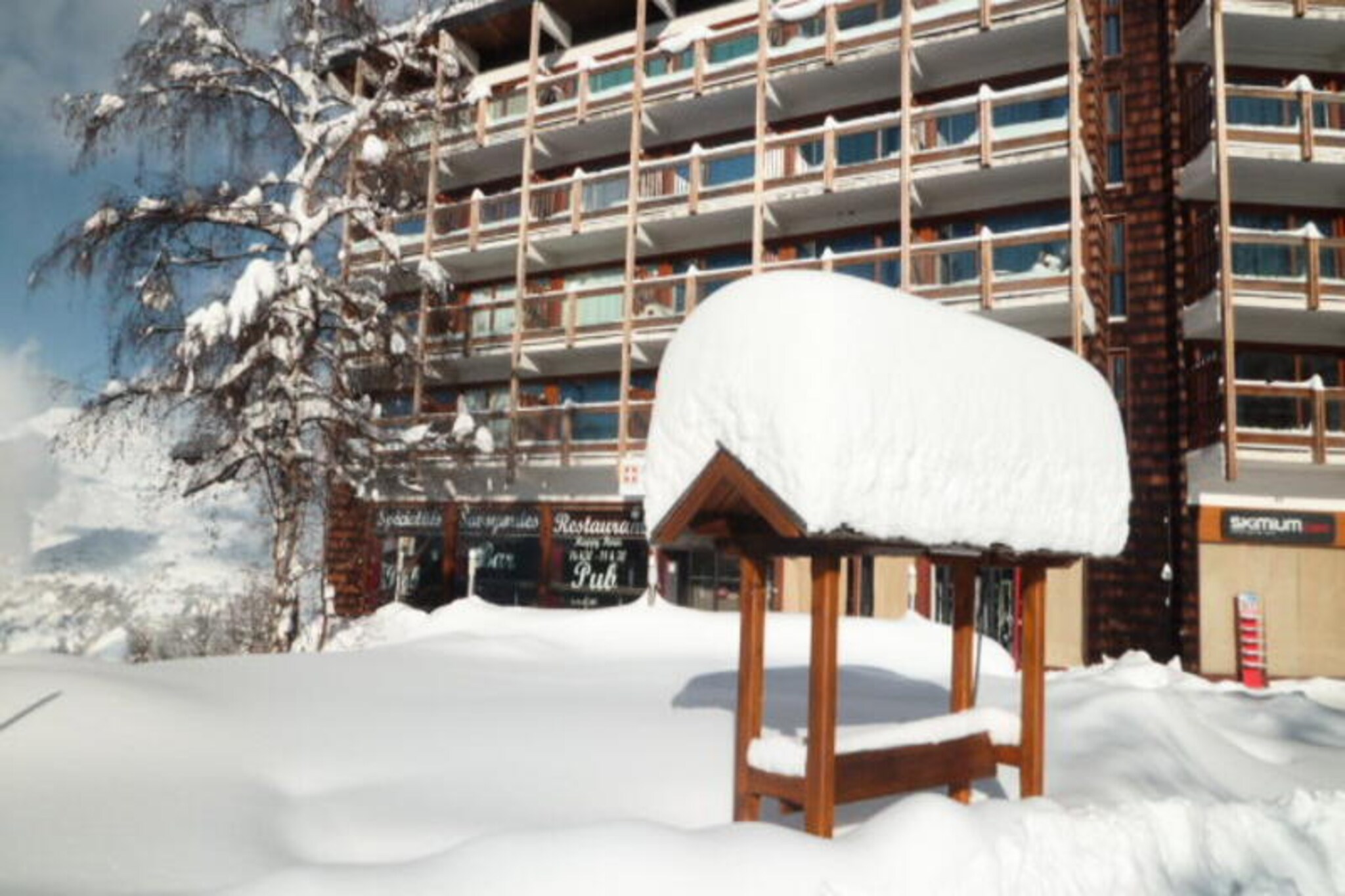 Pleasant studio for 2 people, ideally located, near the slopes and the shopping center