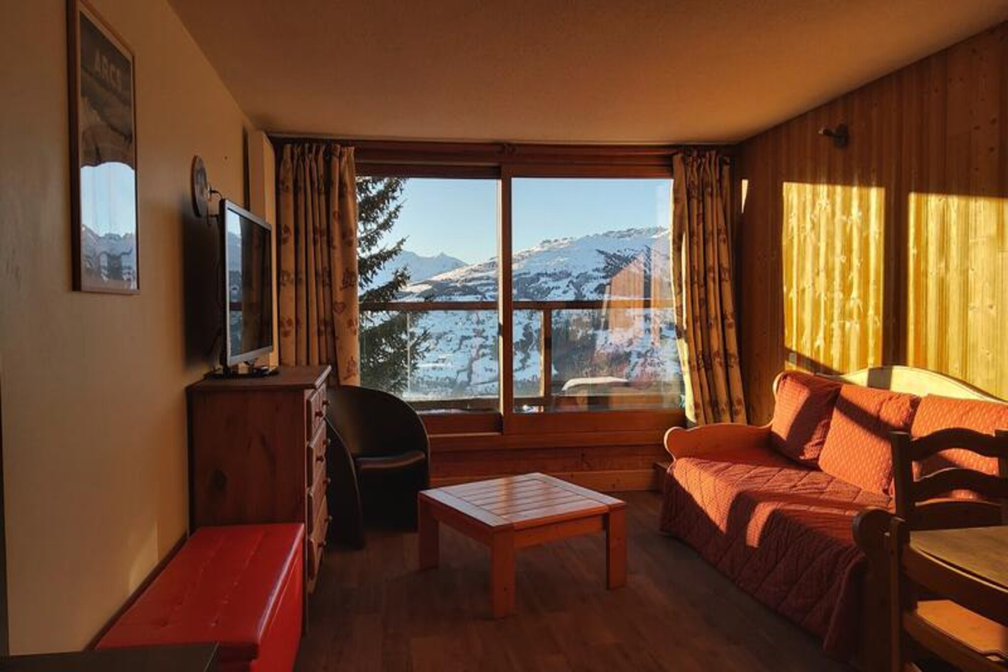Very pleasant two-room cabin apartment ideally located in the resort center at the foot of the ski lifts