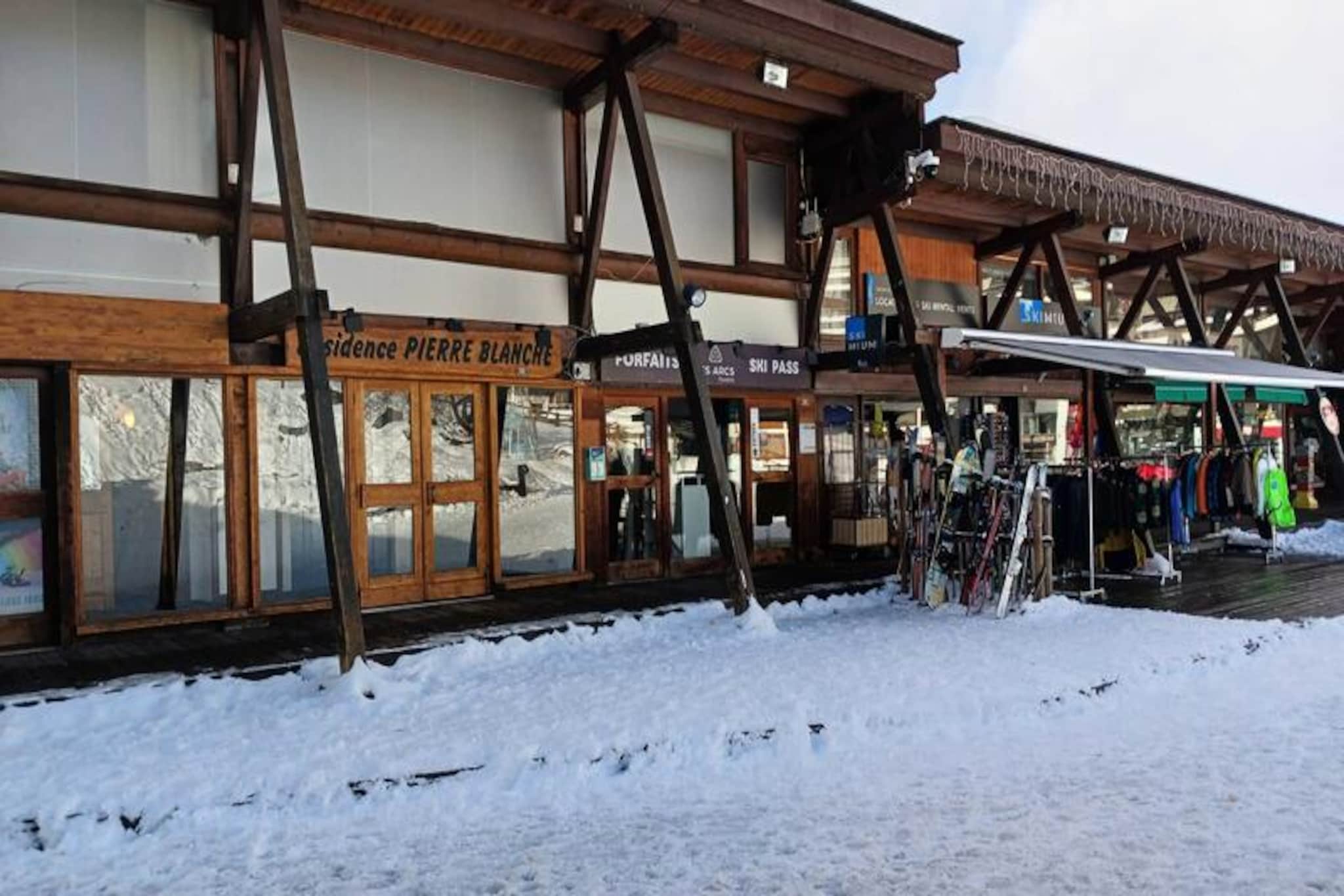 Résidence Pierre Blanche-Niet-getagd