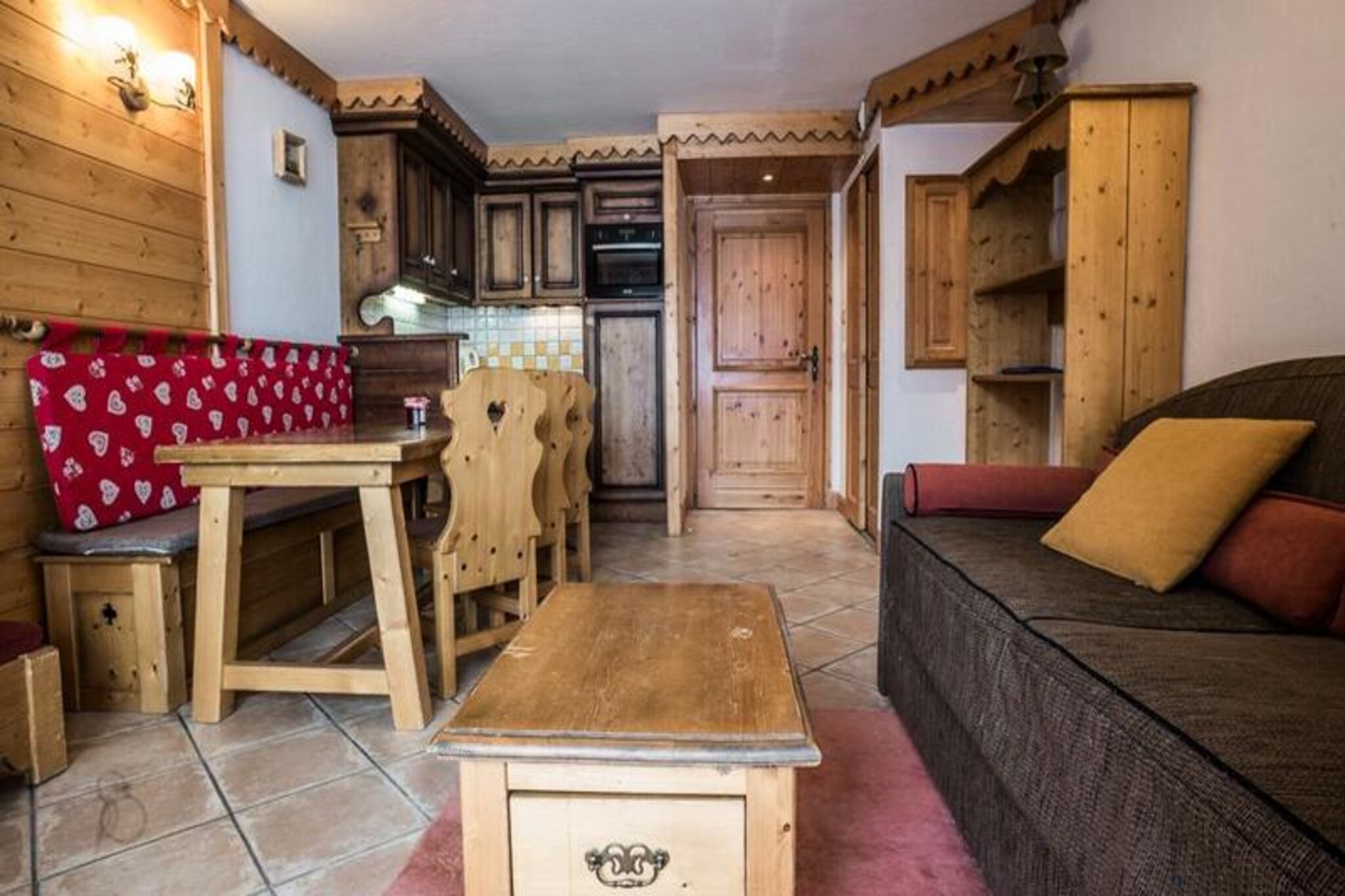 Apartment in Arc with Ski Access