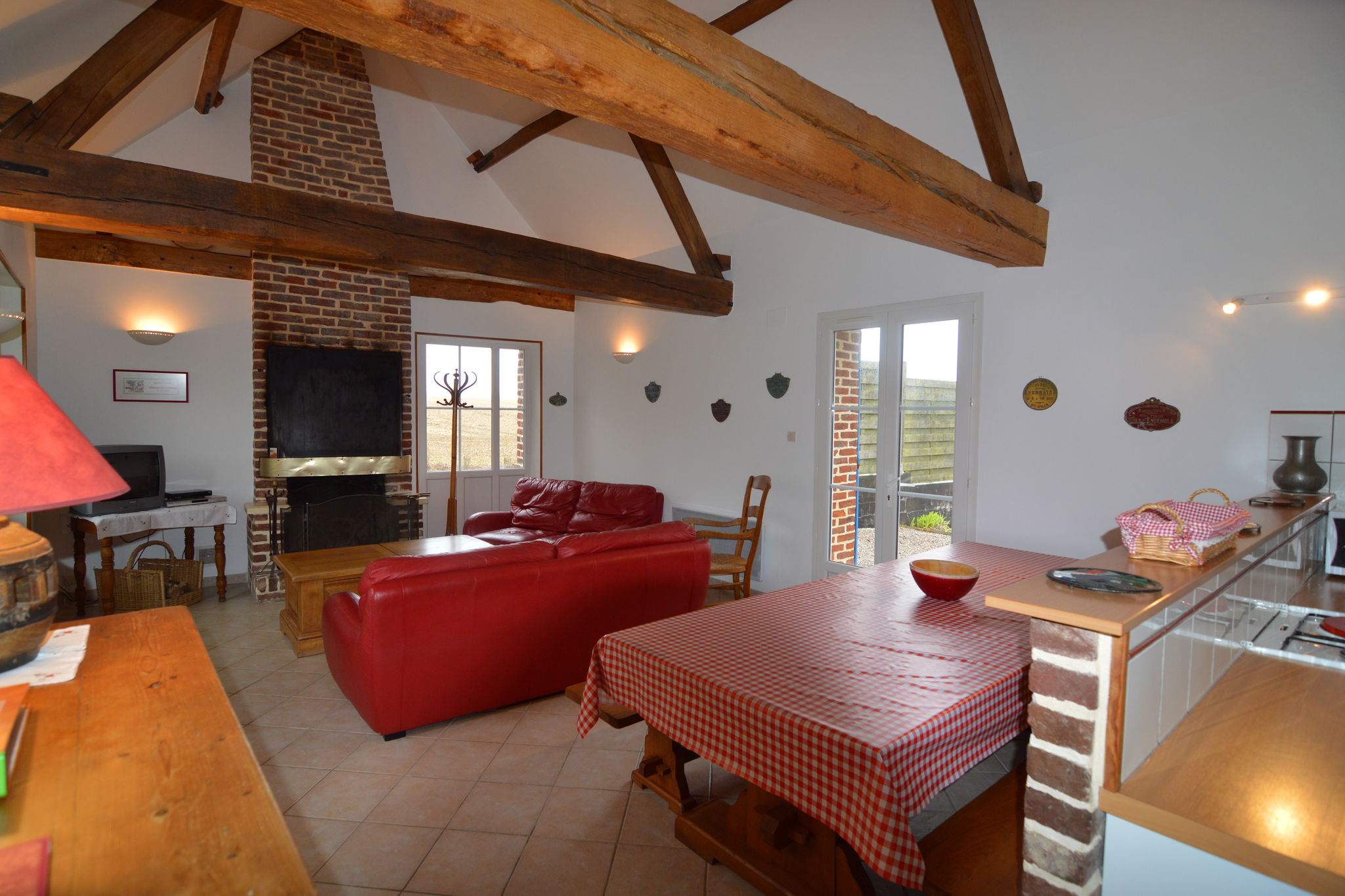 Lovely Holiday Home in Mouriez with Jacuzzi