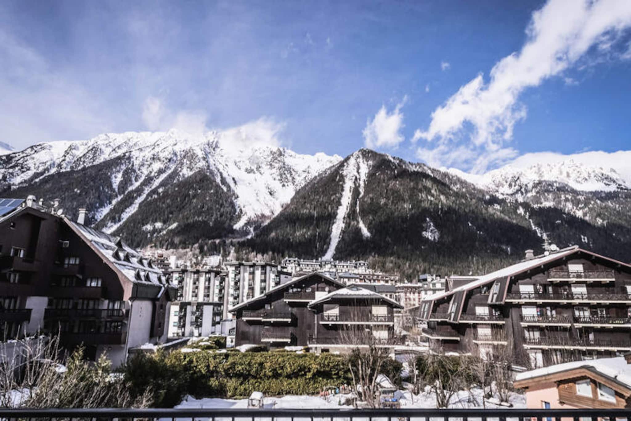 Apartment in Chamonix with Mountain Views