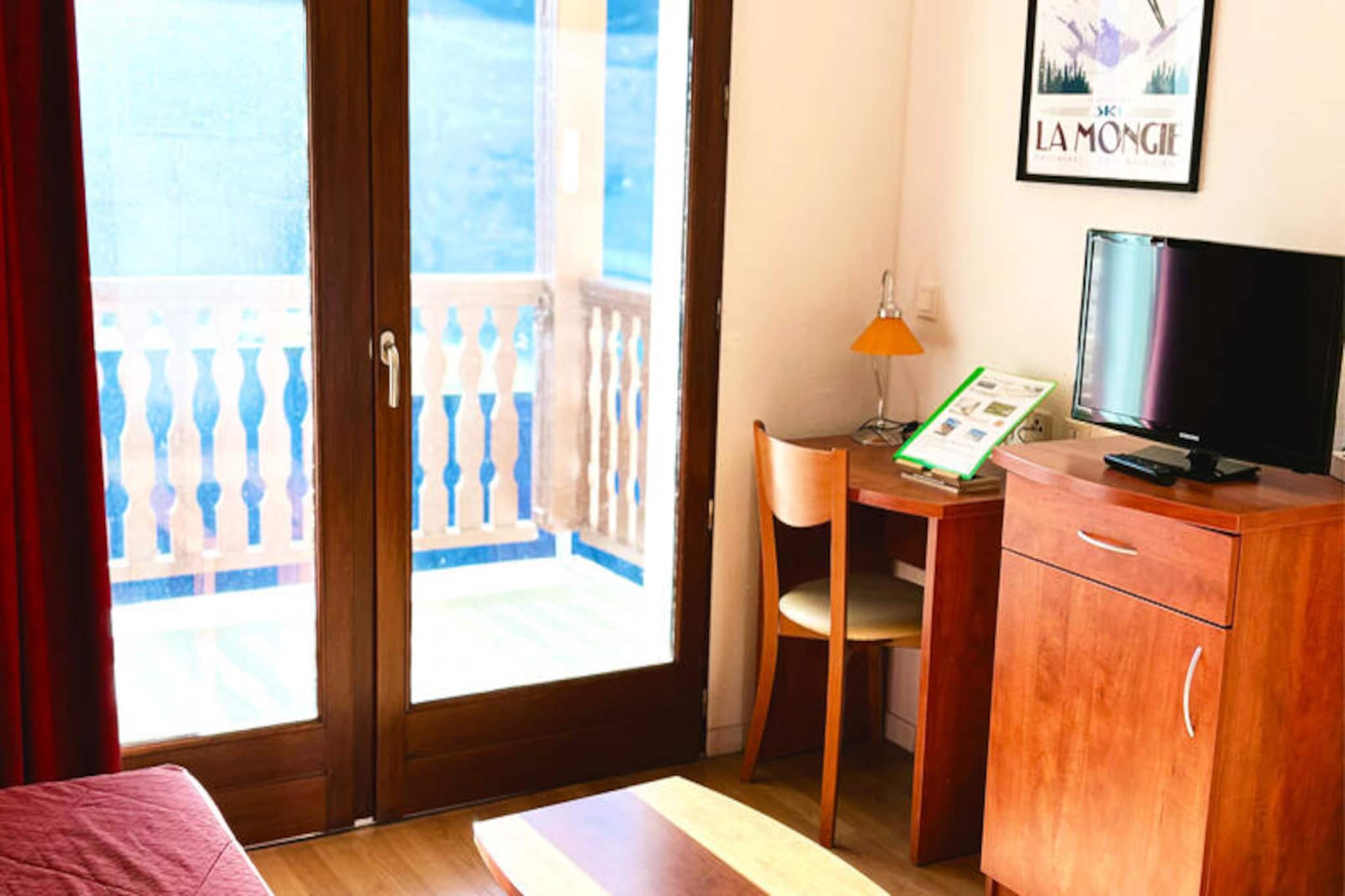 Apt No. 47 CLASSIFIED 2 STARS - 1st floor - Campan2 Building