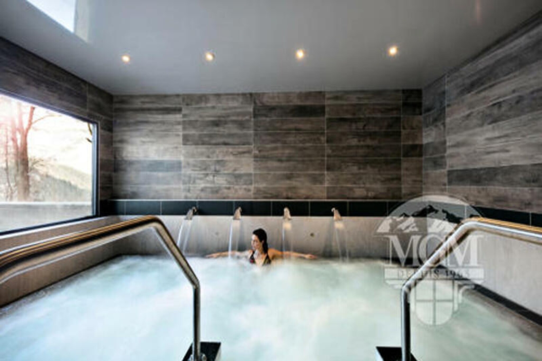 Apartment in Les Houches with Spa & Pool