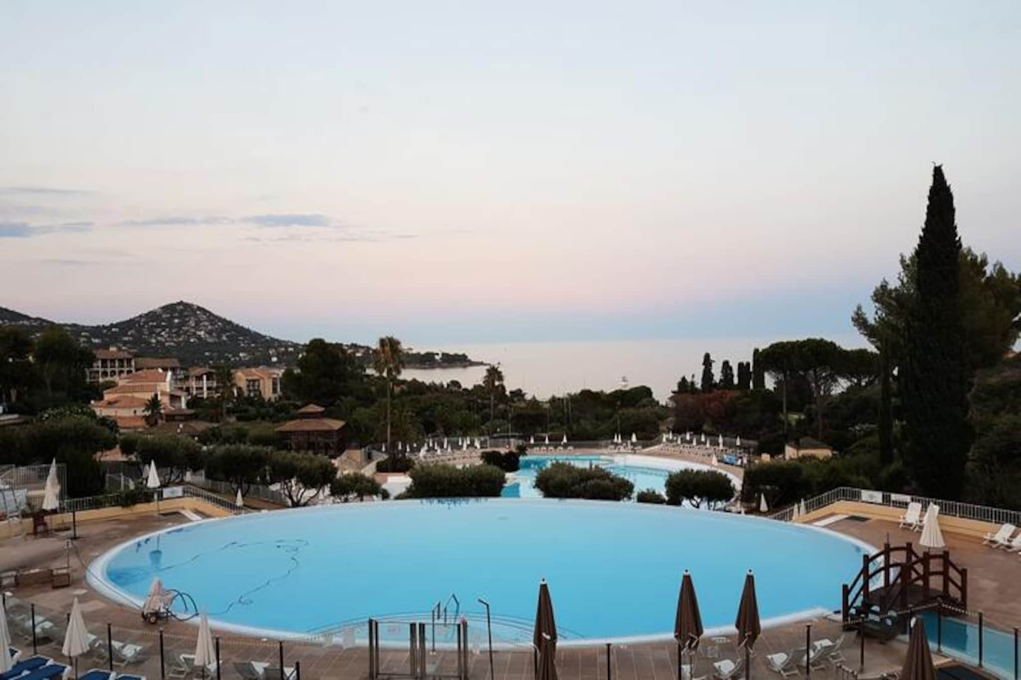 Apartment in Agay with Sea View & Pools