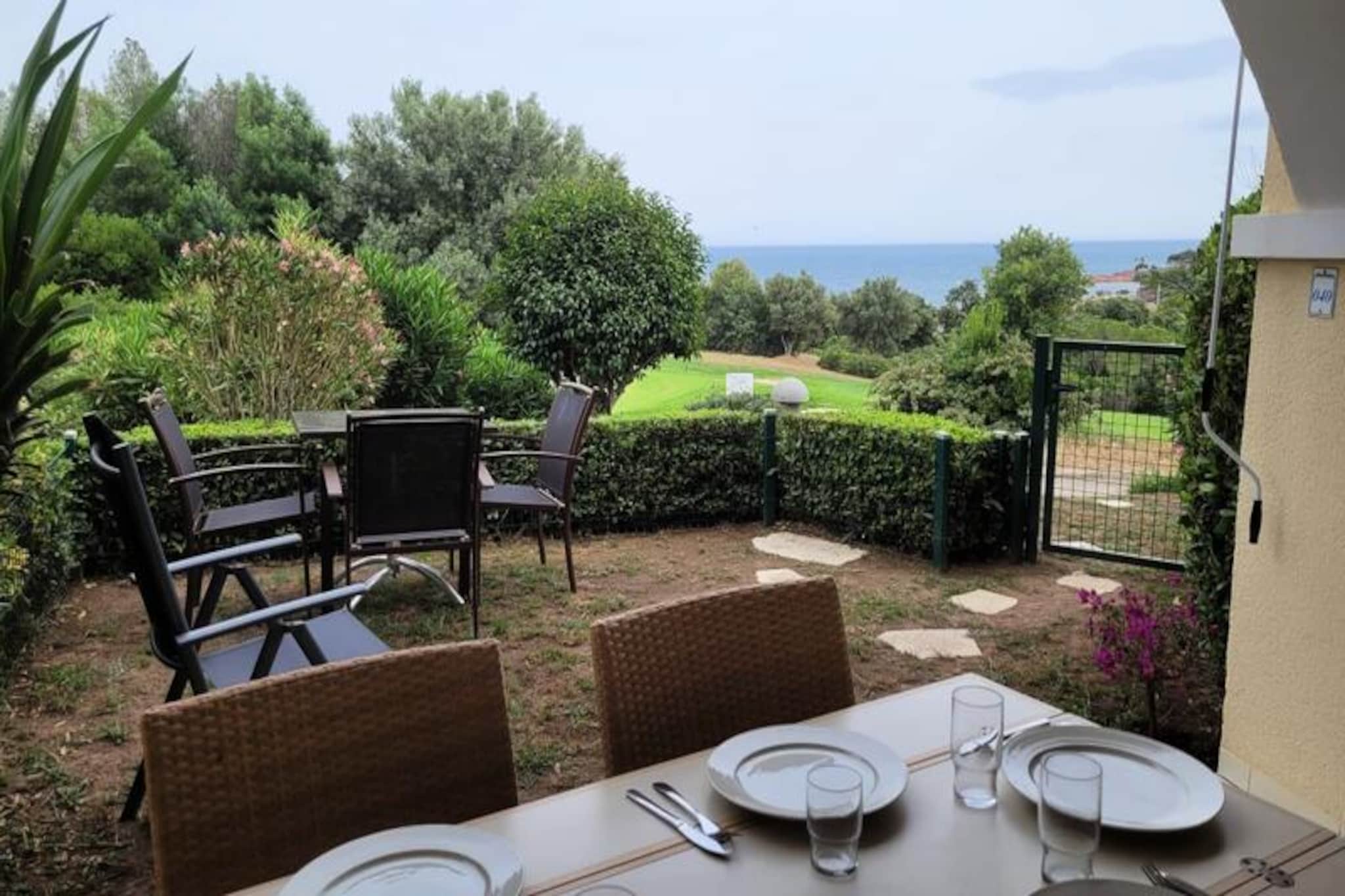 Apartment in Agay with Sea View & Pools