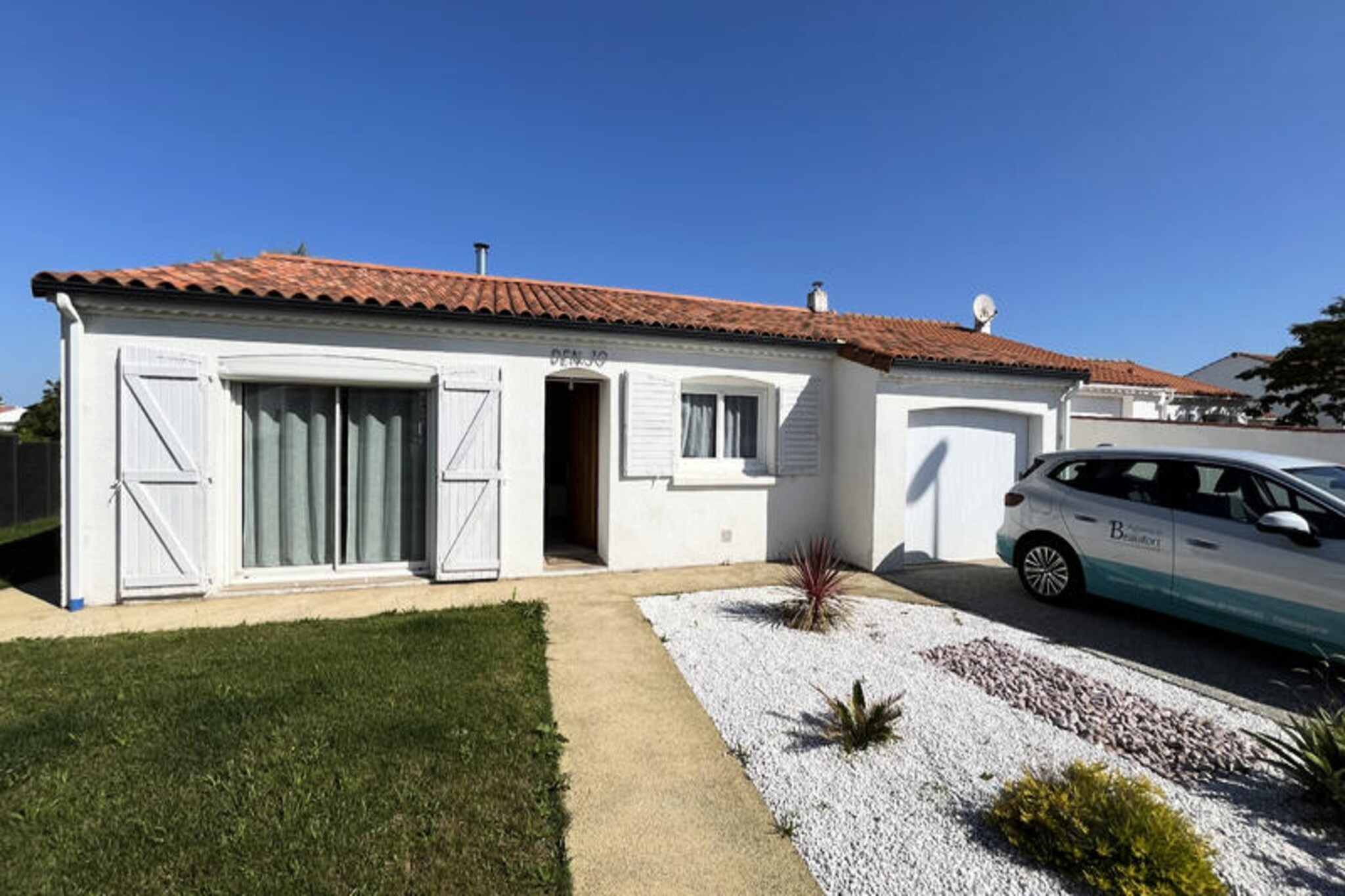 House in Val de Vie near Quai de St Gilles