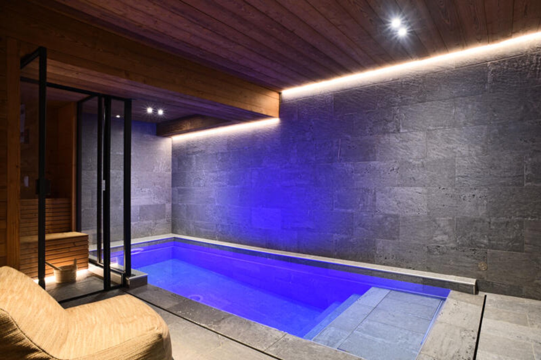 Apartment in French Alps with Sauna & Pool