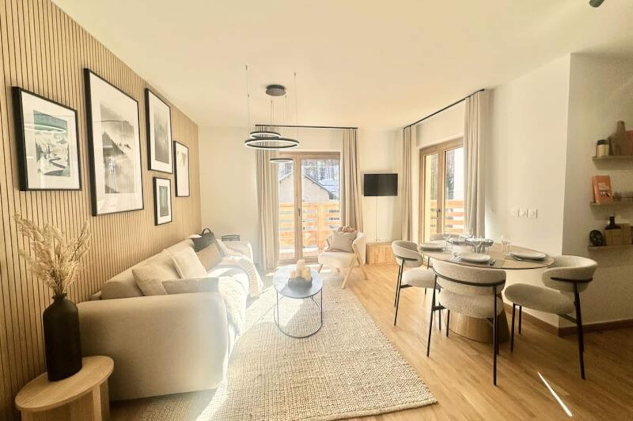 MAGNIFICENT 2 BEDROOM APARTMENT NEAR THE SLOPES