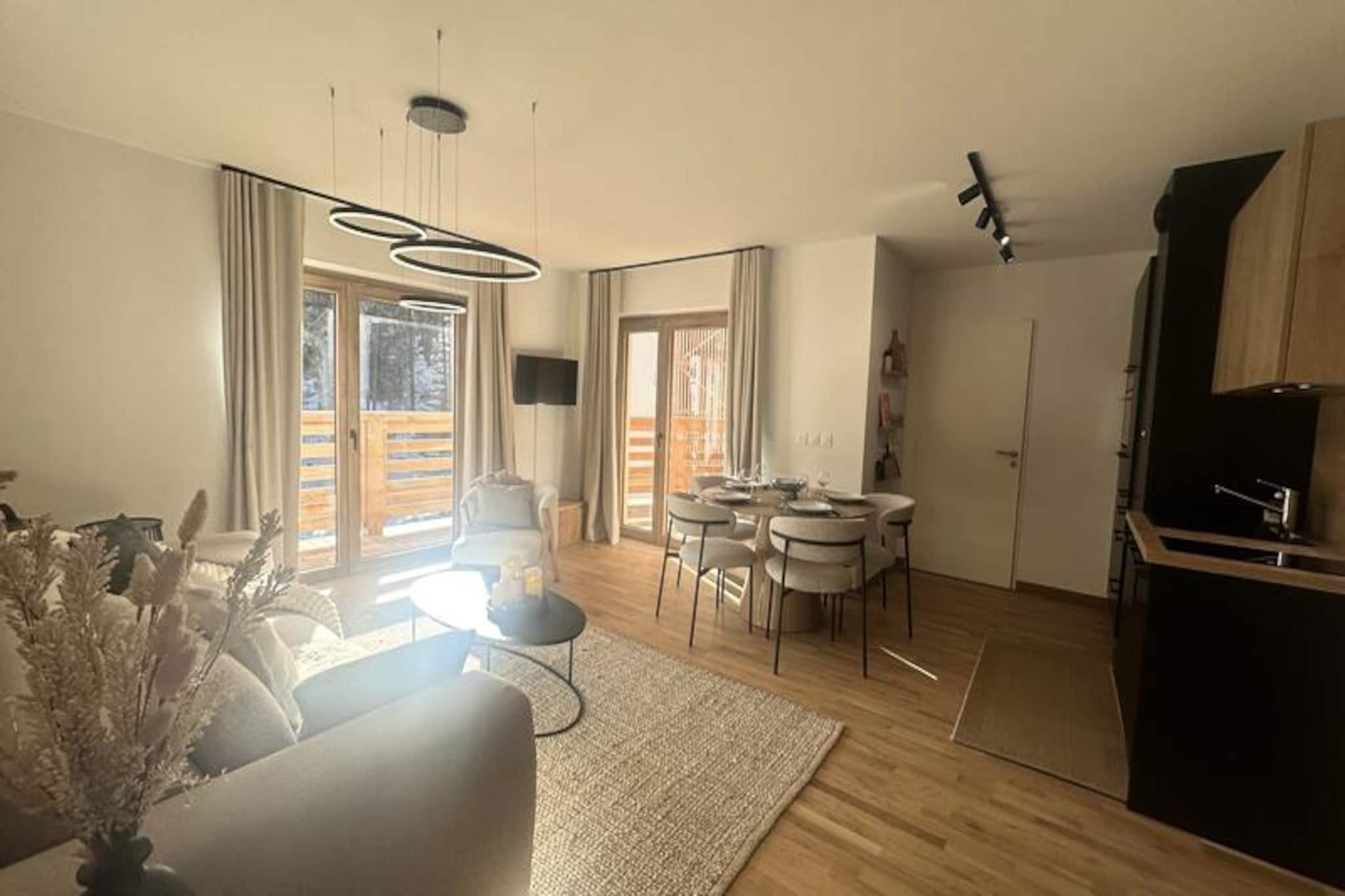 MAGNIFICENT 2 BEDROOM APARTMENT NEAR THE SLOPES
