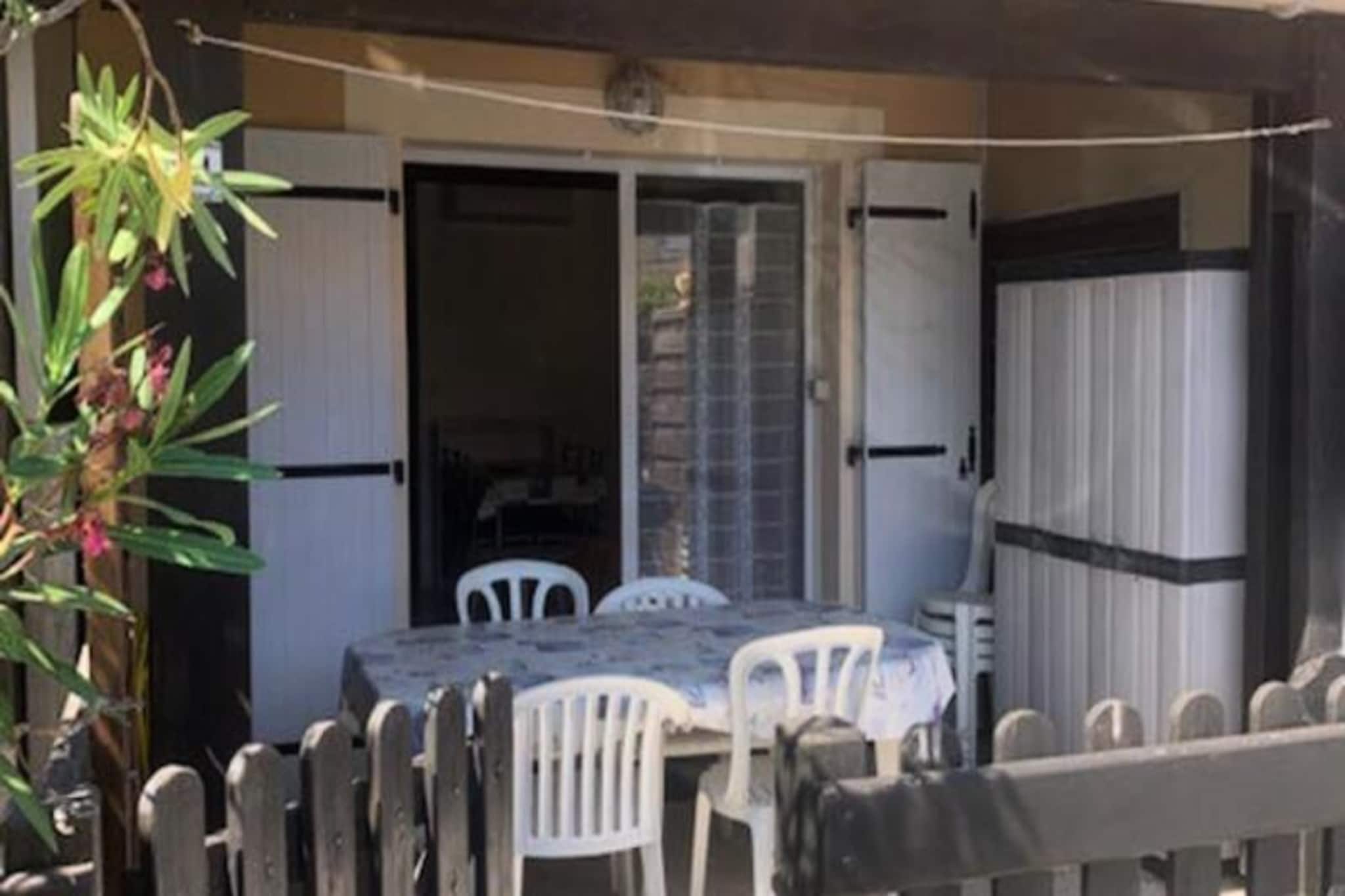 Cottage by the Sea with Private Parking