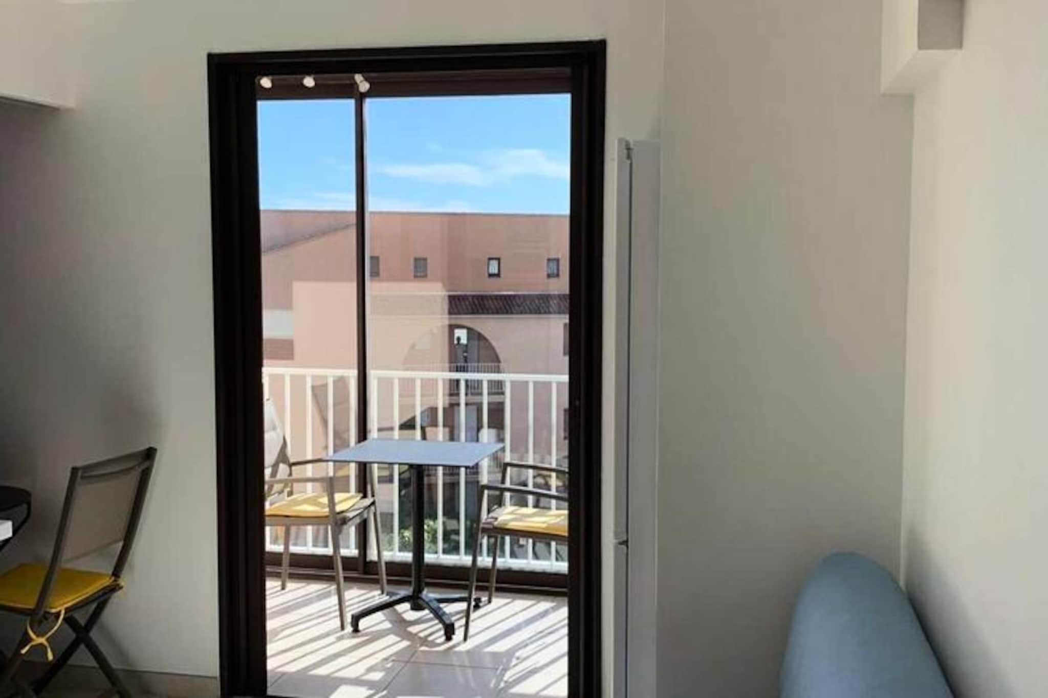 Apartment in Six-Fours near the Beach