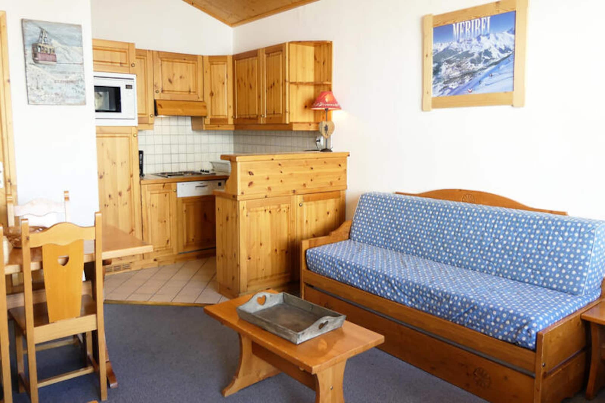 BEAUTIFUL COMFORTABLE APARTMENT WITH LARGE SOUTH-FACING TERRACE