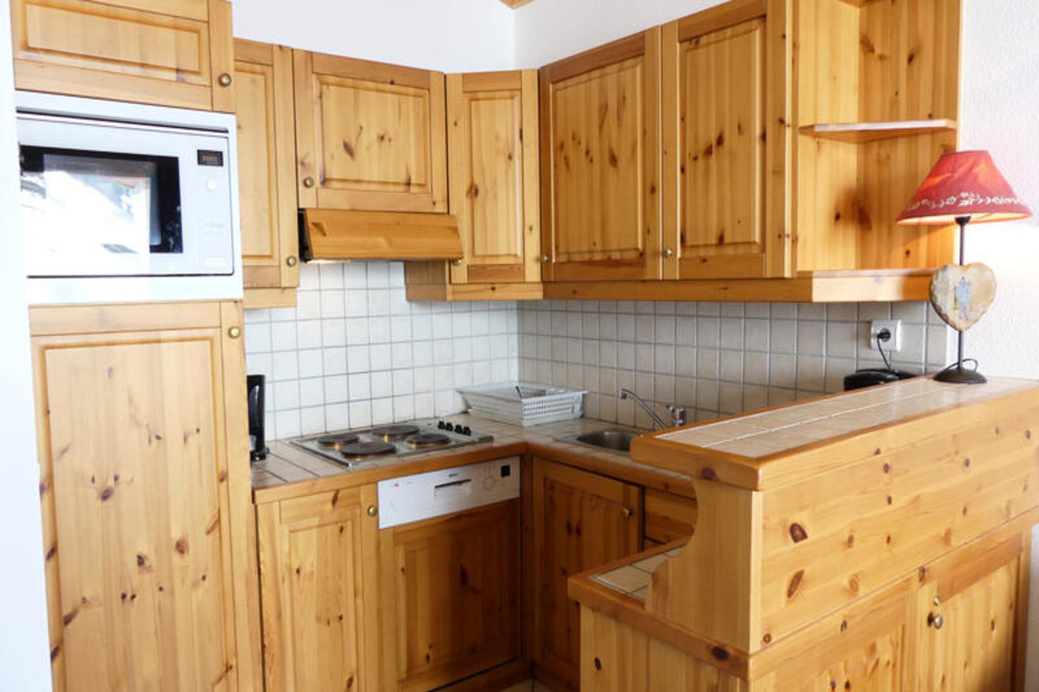 BEAUTIFUL COMFORTABLE APARTMENT WITH LARGE SOUTH-FACING TERRACE