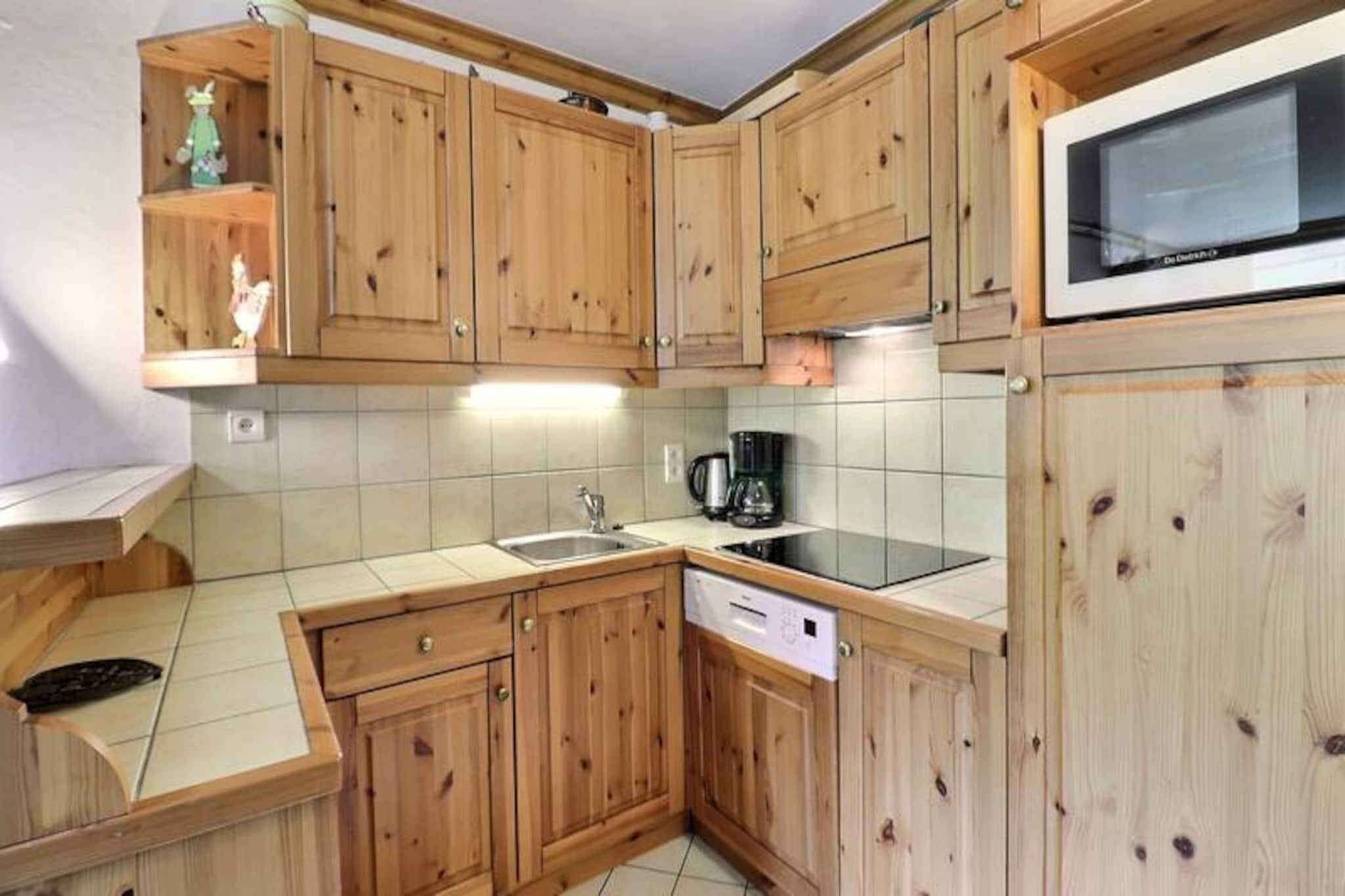BRIGHT AND WARM APARTMENT, MERIBEL LABEL