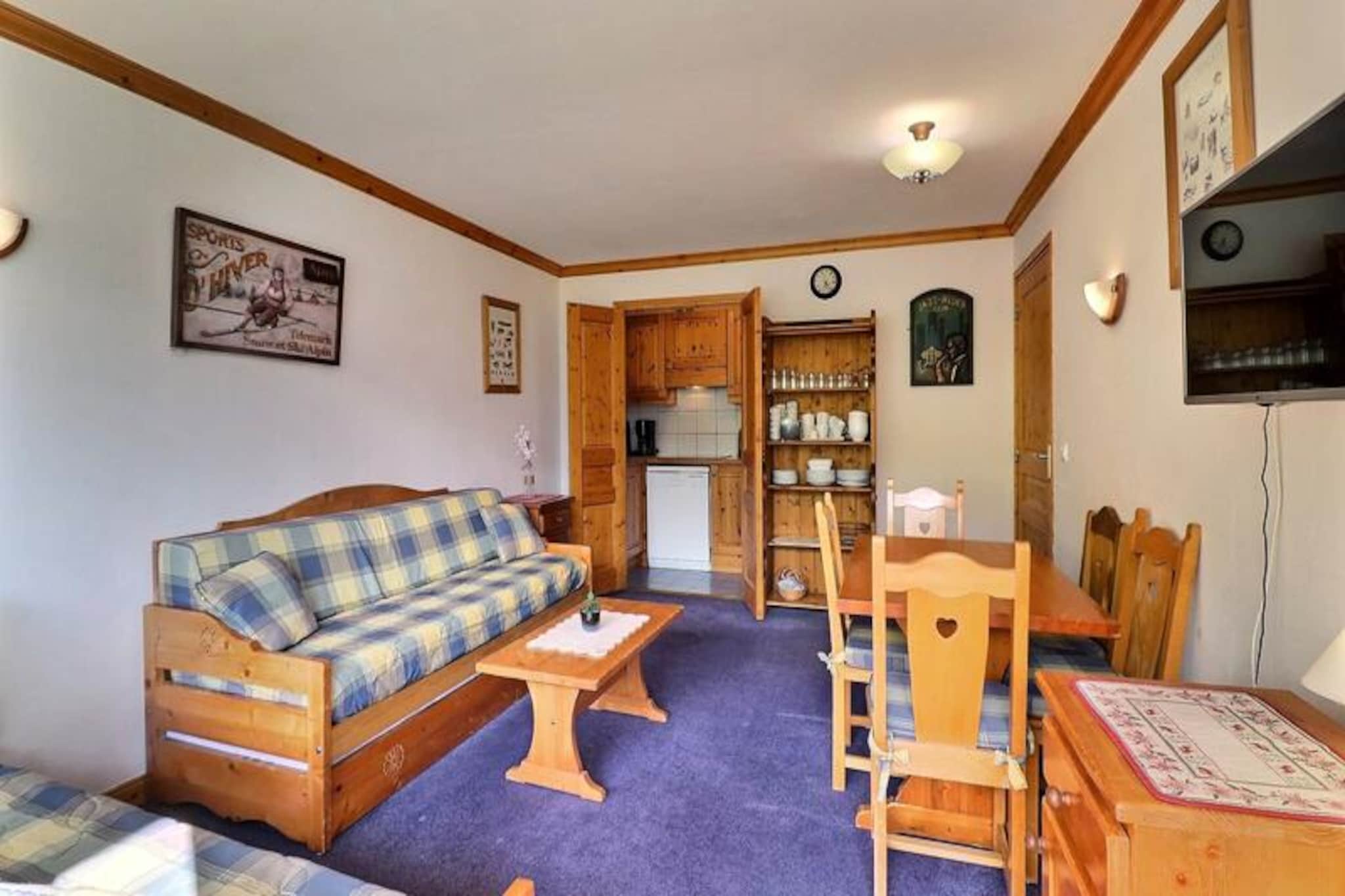 PLEASANT 2-ROOM APARTMENT, BEDROOM WITH SOUTH-FACING DOUBLE BED