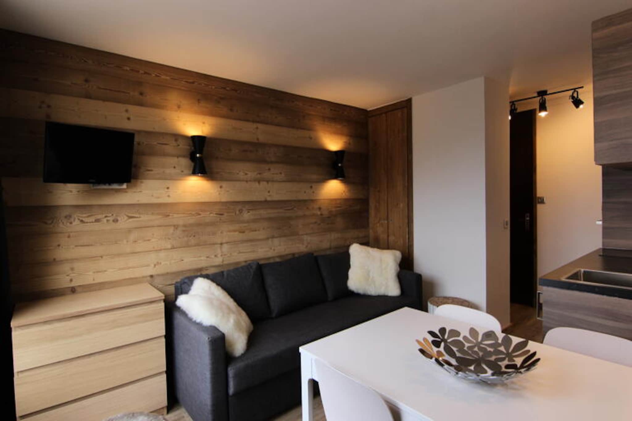 Modern and renovated studio with cabin for 4 people