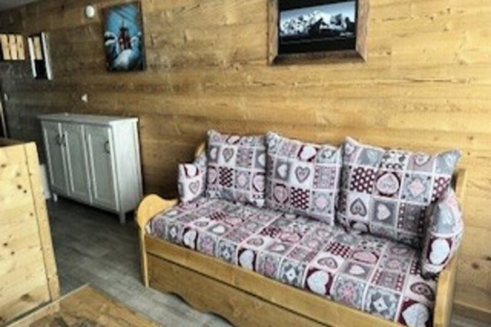 2 ROOMS CABIN FOR 4 PEOPLE SPACIOUS AND WELL EXPOSED