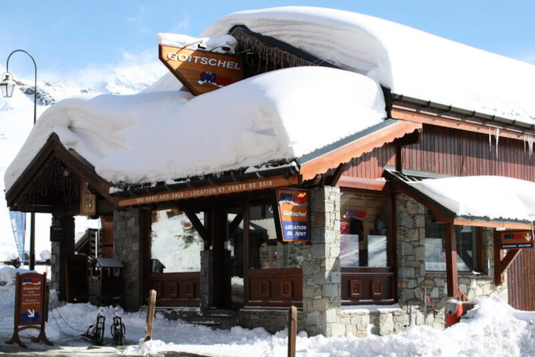 VAL THORENS CHARMING 2 ROOMS CABIN 4 PEOPLE SKI-IN/SKIS-OUT