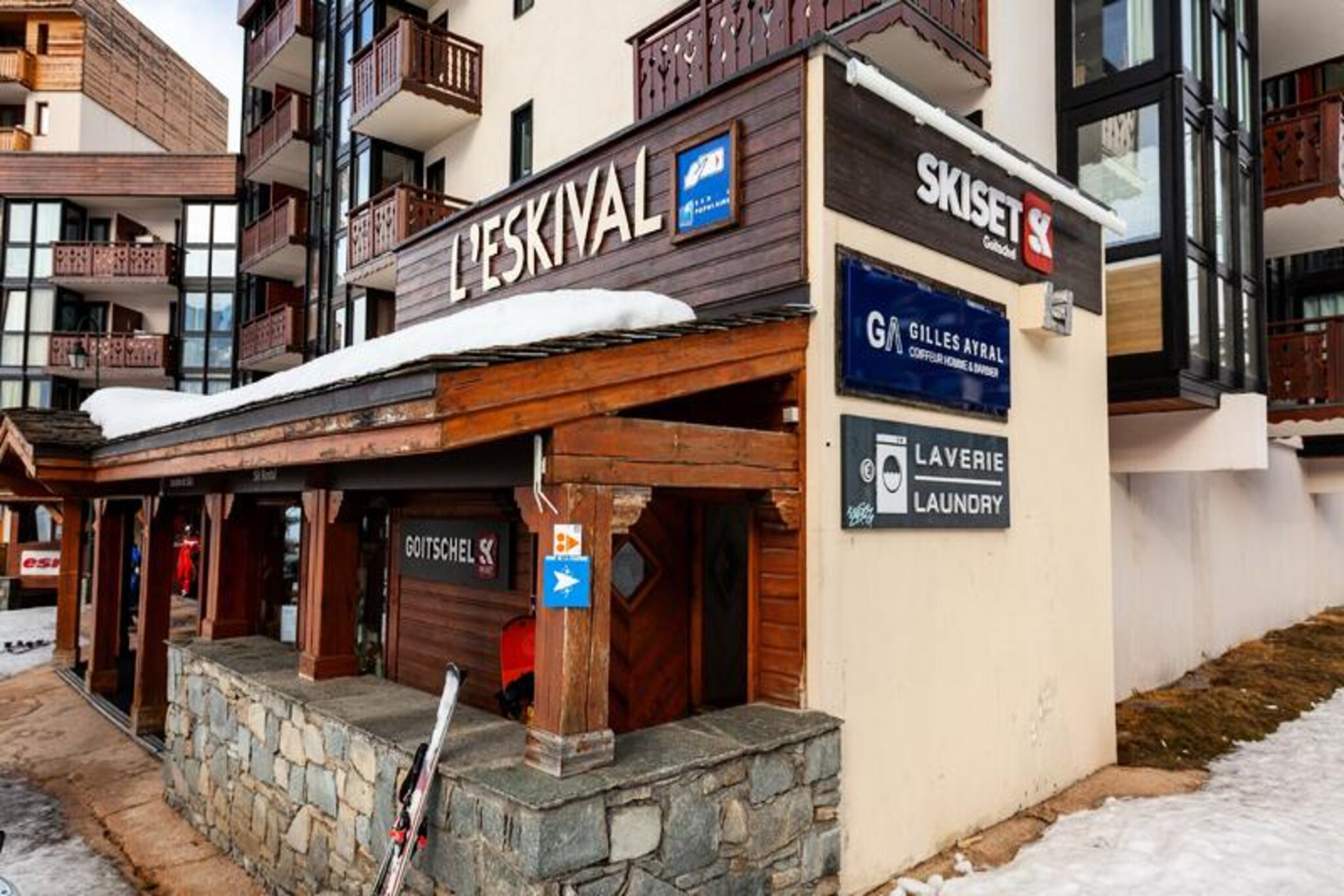 Apartment in Caron with Slope Access