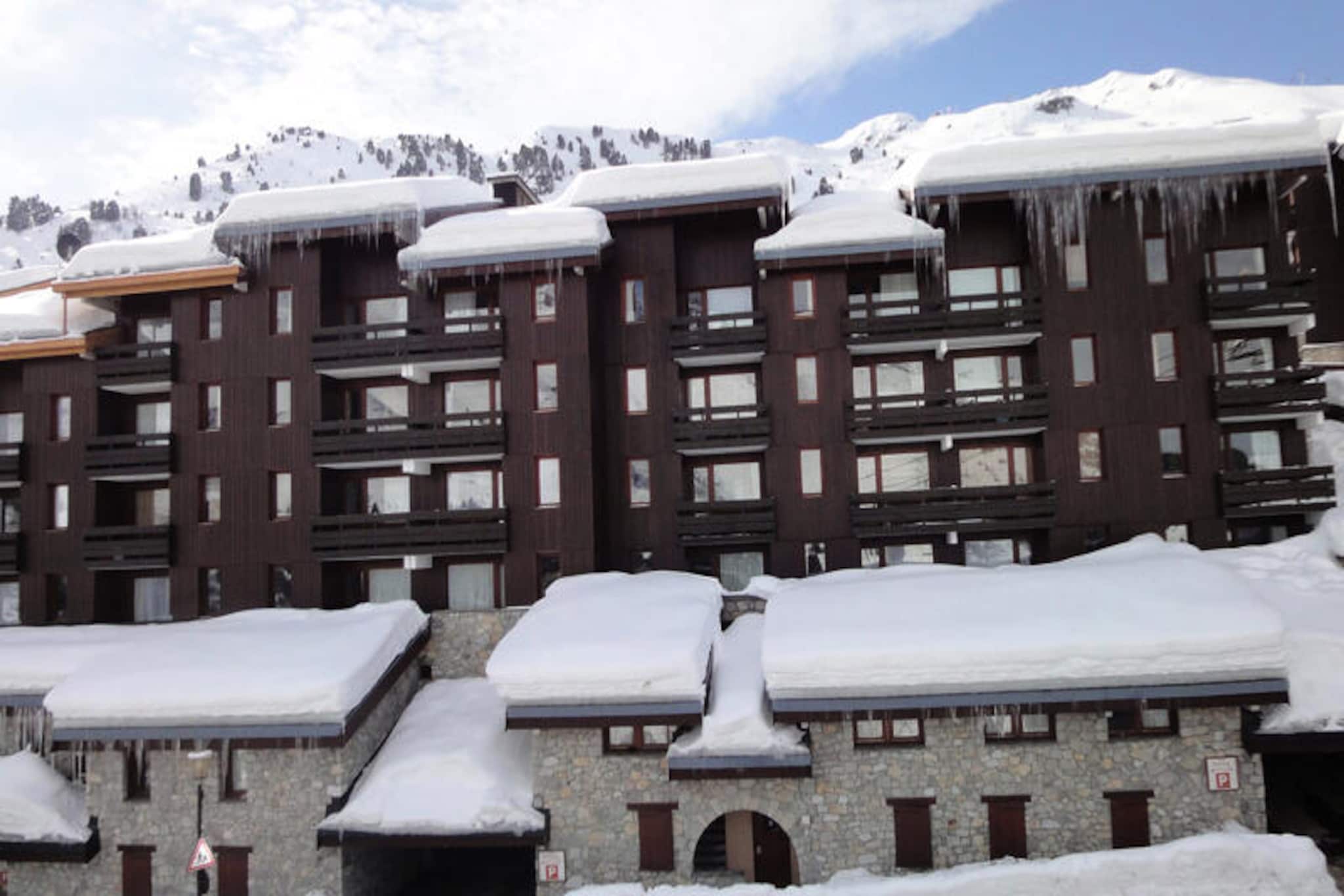 In the heart of the charming Hameau district of Le Laitelet, this cozy duplex apartment offers a perfect alpine retreat for families and friends. Imagine waking up to the crisp mountain air, stepping out onto your west-facing balcony, and preparing for a day of adventure with the slopes just a short walk away. The Dandy residence is ideally situated at the foot of the Perdrix green slope, making it a ski lover’s dream destination. With convenient access to the Chalets cable car, operating from early morning until late evening, exploring the area has never been easier.
This two-star rated duplex comfortably accommodates up to six guests across its thoughtfully designed 43m² layout. The living room features two single beds and a dining area that can be separated by a sliding door for added privacy. The kitchenette is fully equipped with modern appliances, including a combination microwave oven, refrigerator, ceramic hobs, dishwasher, and essential small appliances like a coffee maker and toaster. Upstairs, the open mezzanine hosts a set of bunk beds, while the bedroom offers two additional single beds. Two bathrooms, one on each level, ensure convenience for all guests. Private WiFi and a flat-screen TV with a DVD player provide entertainment and connectivity during your stay.
The residence’s location is a gateway to endless alpine activities. Whether you’re skiing directly from the property, exploring the nearby shops and restaurants, or taking the Chalets cable car to discover more of the region, everything you need is within easy reach. In the summer, the area transforms into a haven for hikers and nature enthusiasts, with stunning trails and breathtaking views of the surrounding peaks.
Whether you’re seeking thrilling winter sports or a peaceful summer escape, this apartment in the Dandy residence offers the perfect blend of comfort, convenience, and alpine charm. Create unforgettable memories in this picturesque mountain setting.