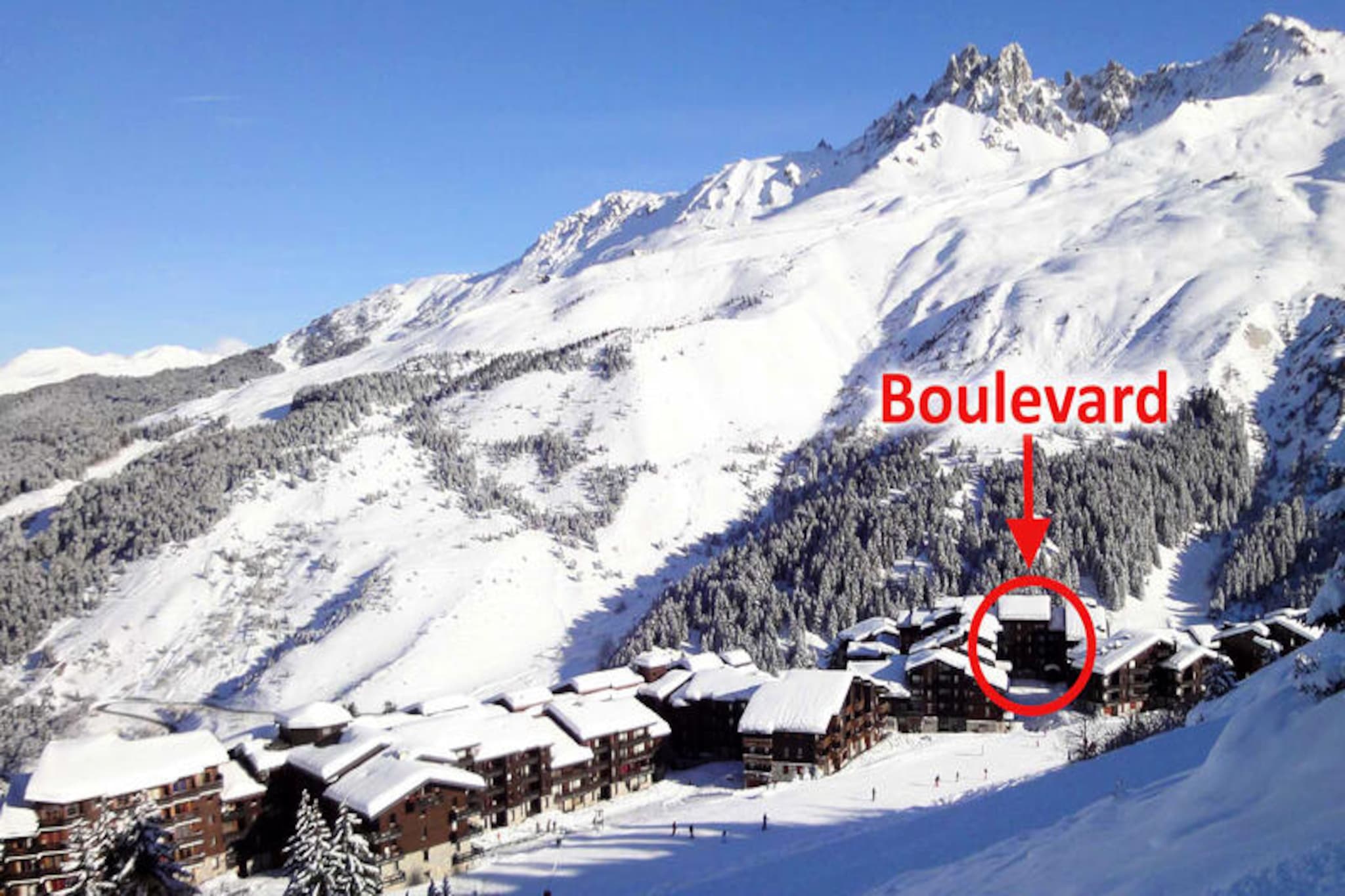 High in the enchanting French Alps, this cozy studio apartment in the Boulevard residence offers a perfect retreat for ski enthusiasts and nature lovers alike. Situated in the heart of the Hameau shopping center in Le Laitelet, the property combines convenience with alpine charm, making it an ideal base for your mountain adventures. Imagine waking up to crisp mountain air and stepping out to explore the slopes just moments from your door. Whether you're here for winter sports or summer hikes, this location places you at the heart of it all.
The 27m² studio is thoughtfully designed to accommodate up to four guests, offering a flexible layout with a living area featuring trundle beds and a sleeping area with a comfortable double sofa bed. A well-equipped kitchenette with modern appliances, including a combination microwave, ceramic hobs, and a dishwasher, ensures you can prepare meals with ease. After a day of exploring, unwind in the cozy living space or step out onto the east-facing balcony to soak in the alpine atmosphere. Additional amenities include a flat-screen TV, separate bathroom and toilet, and the convenience of ski lockers for easy access to the slopes.
The residence's prime location allows you to access the slopes effortlessly—simply head to the ski lockers and cross the square to reach the green run leading to the main ski lift. For added convenience, the Chalets cable car provides free access to the Hameau and Le Laitelet districts from early morning until late evening.
Whether you're drawn by the thrill of skiing, the serenity of alpine trails, or the vibrant charm of the Hameau shopping center, this studio offers a welcoming and practical home away from home. Pets are welcome, making it a perfect choice for families or small groups seeking a memorable mountain escape.