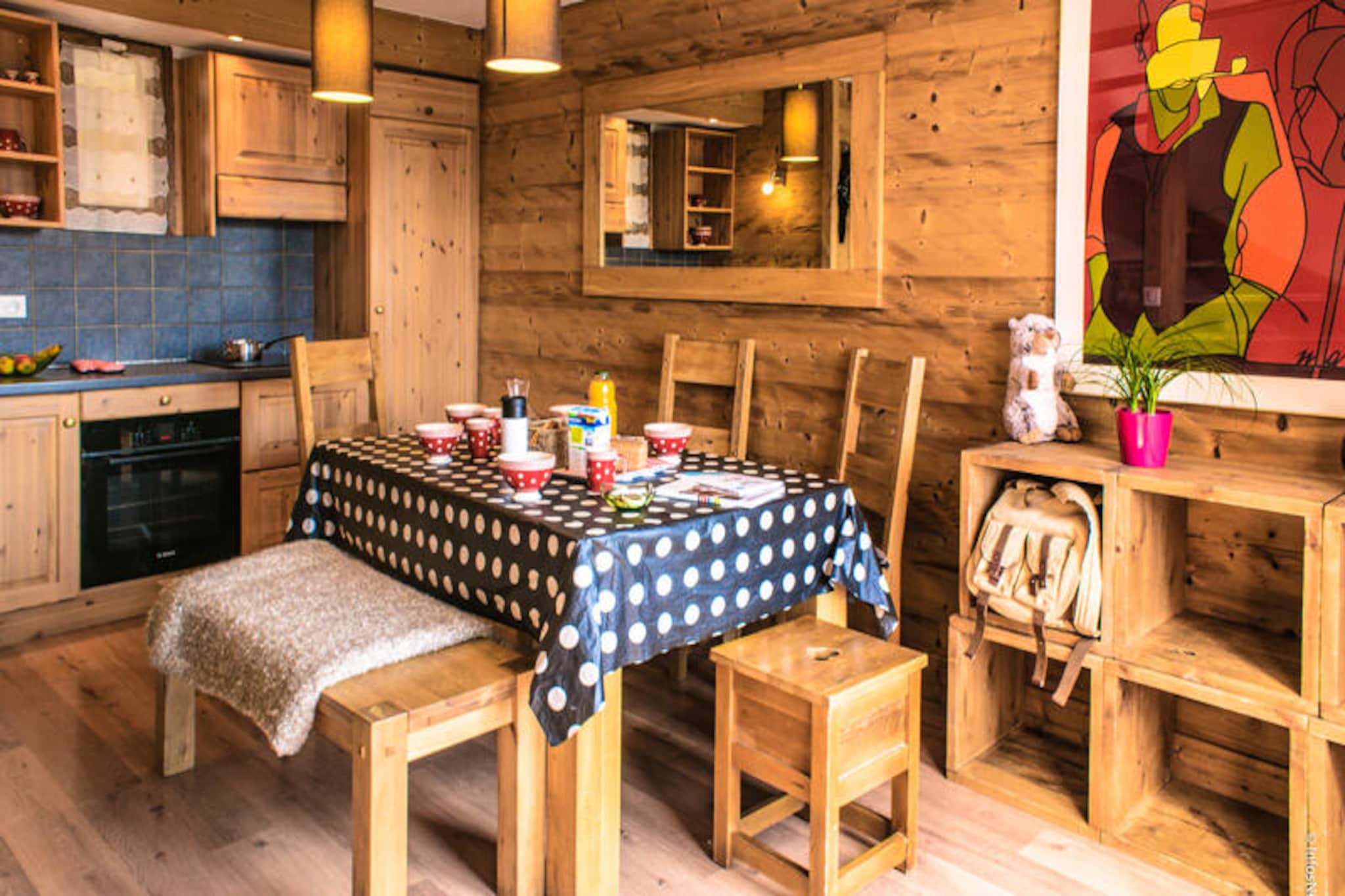 VAL THORENS CHALET SPIRIT FOR THIS SUPERB 3 ROOMS FOR 6 PEOPLE CLOSE TO EVERYTHING