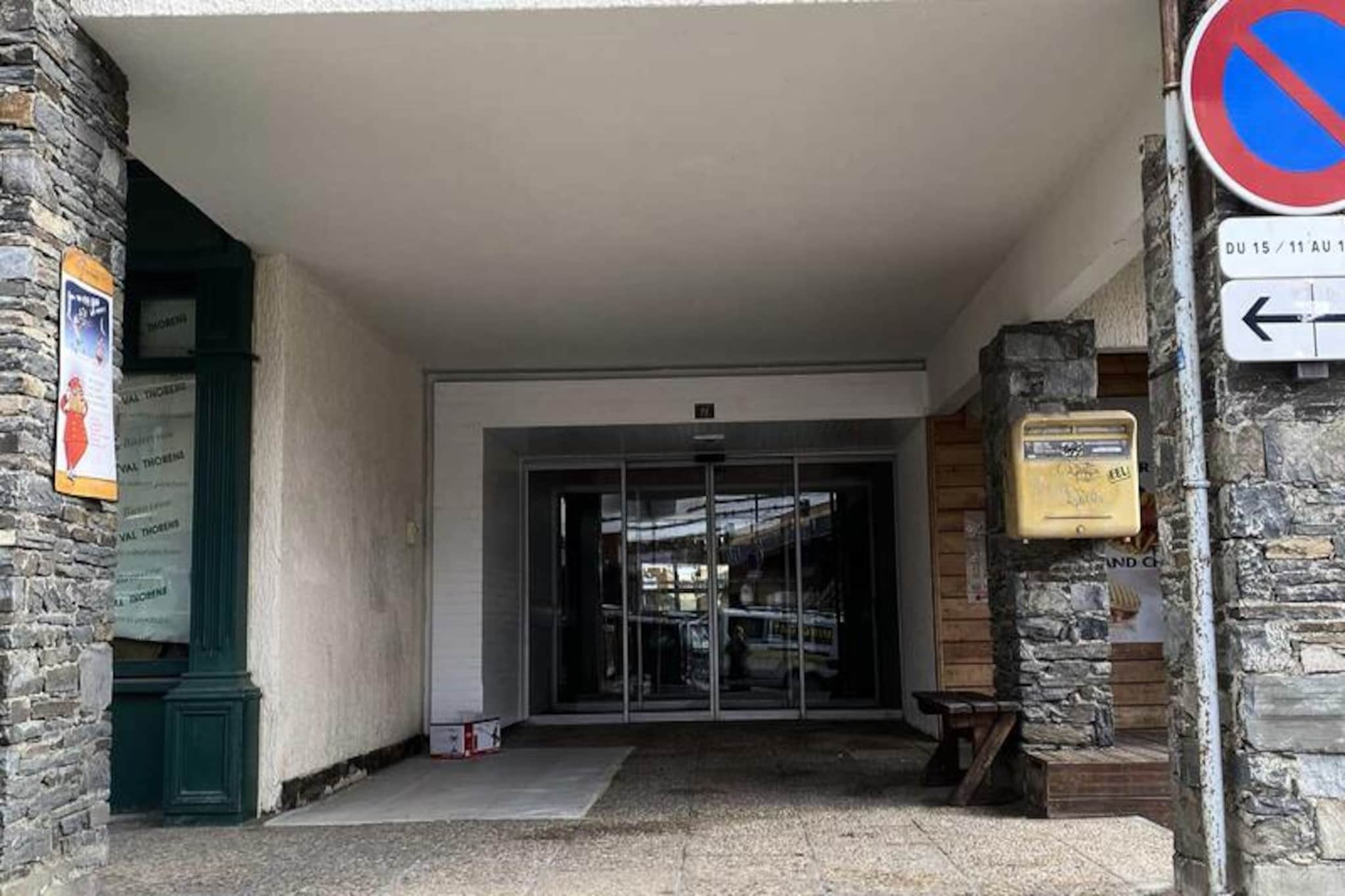 VAL THORENS rental: studio for 4 people with south-west balcony in a young and lively area