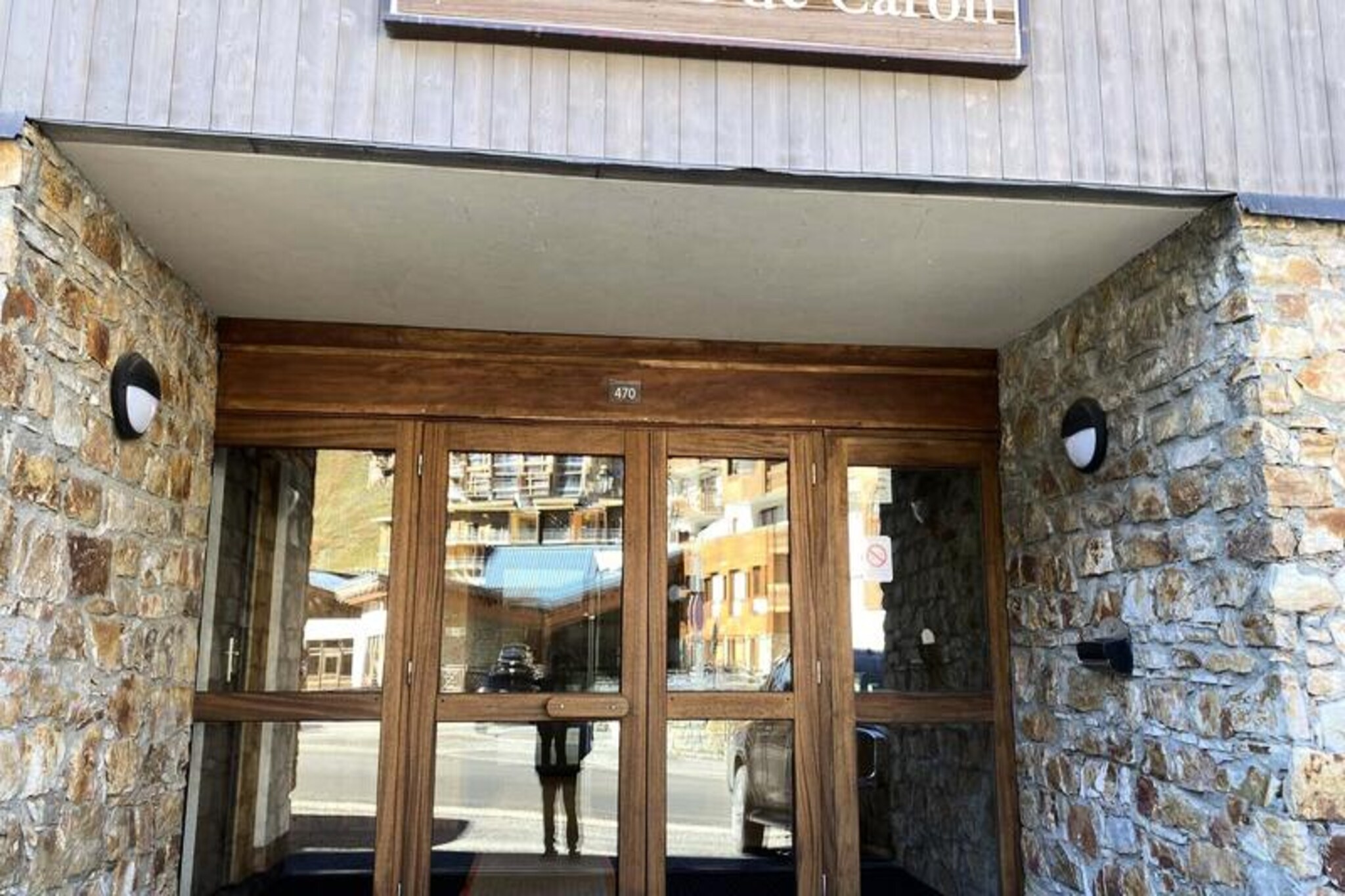 VAL THORENS rental: apartment with a large south-facing balcony for 8!