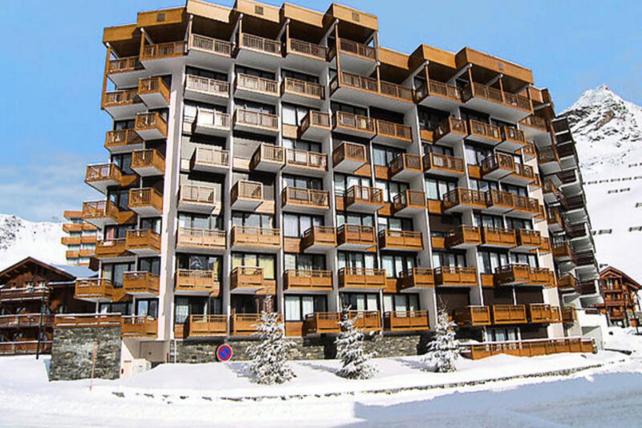 VAL THORENS rental: spacious 2-room apartment for 6 with 3 sunny balconies (45 m2)