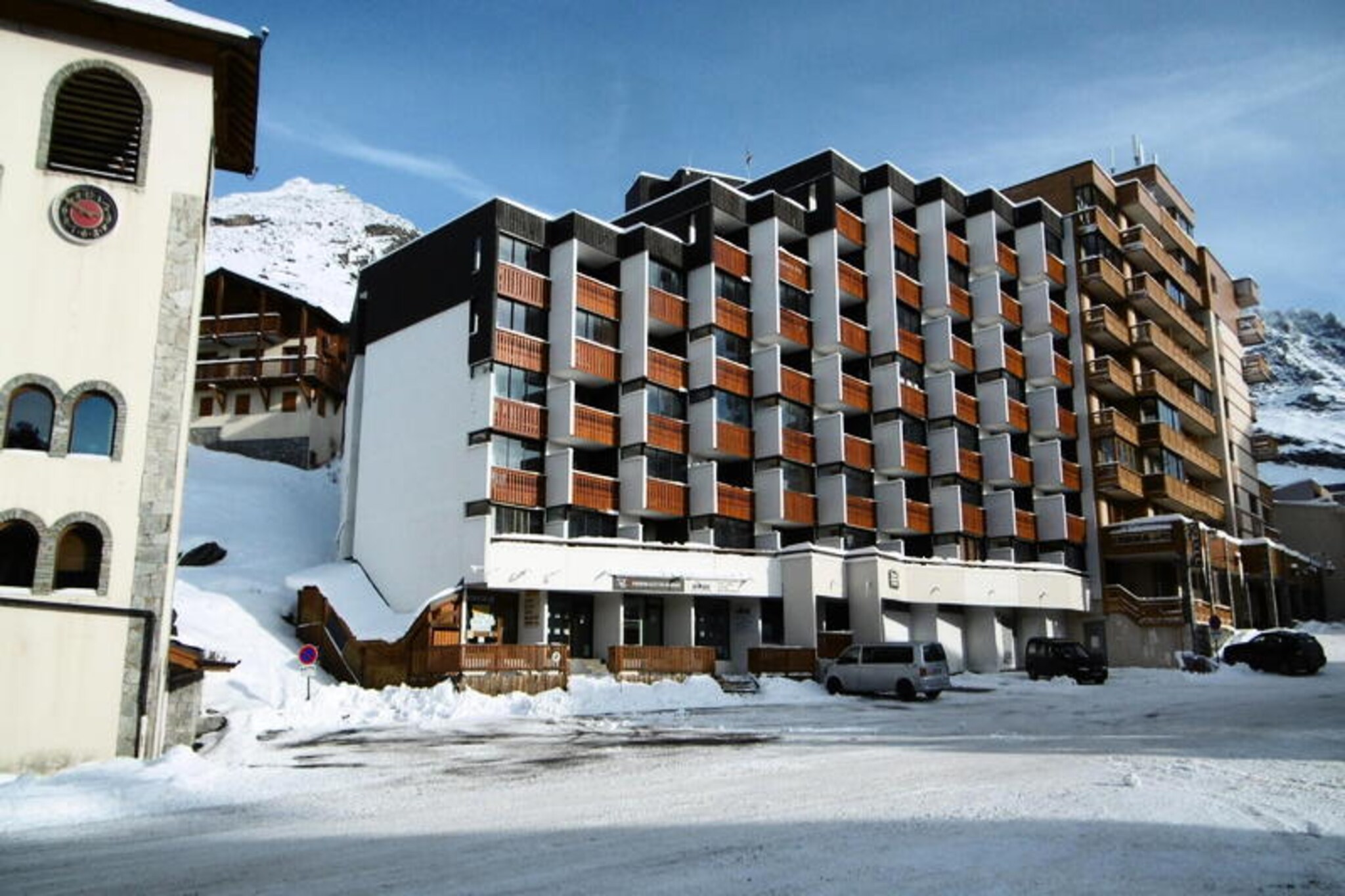VAL THORENS rental: small, comfortable apartment for 4 people with a large balcony