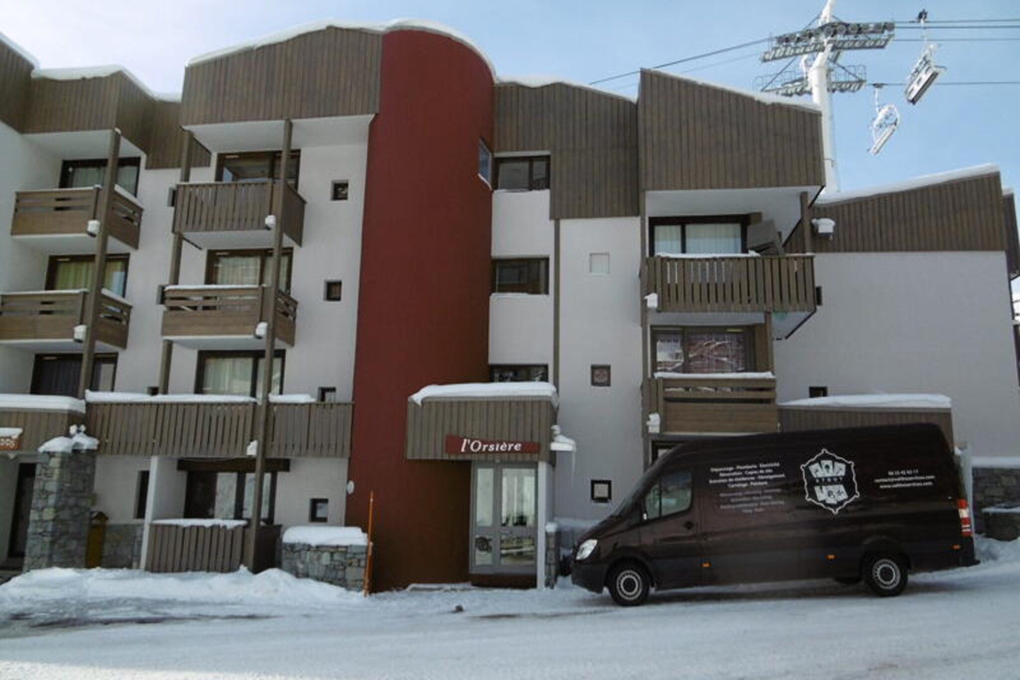 Lovely ski-in/ski-out apartment with south-facing balcony in Val Thorens