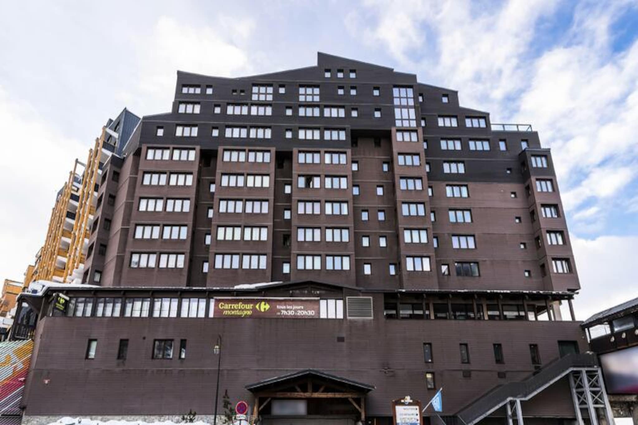 Val Thorens resort center, comfortable apartment for 4 people