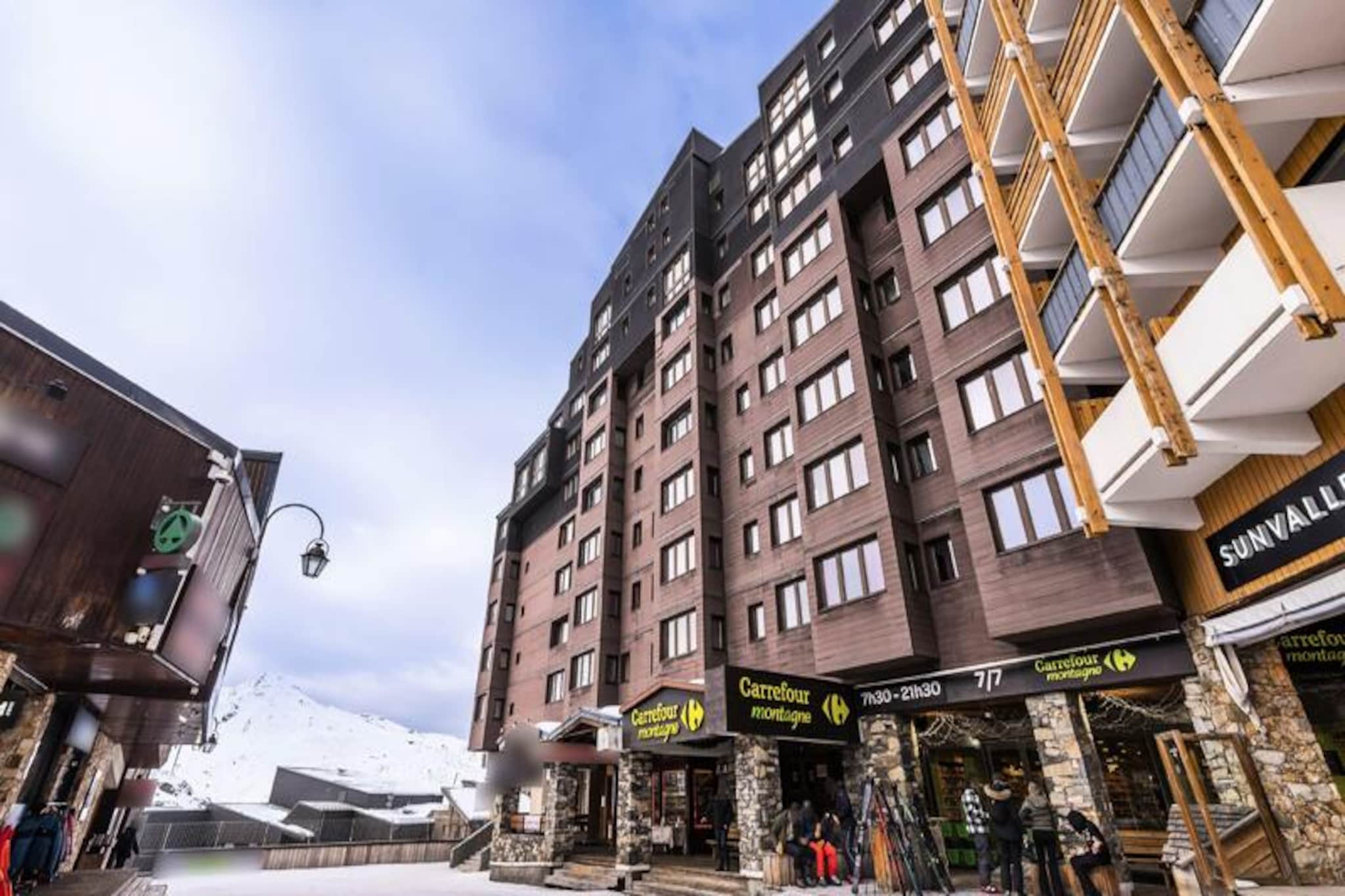 Val Thorens resort center, comfortable apartment for 4 people