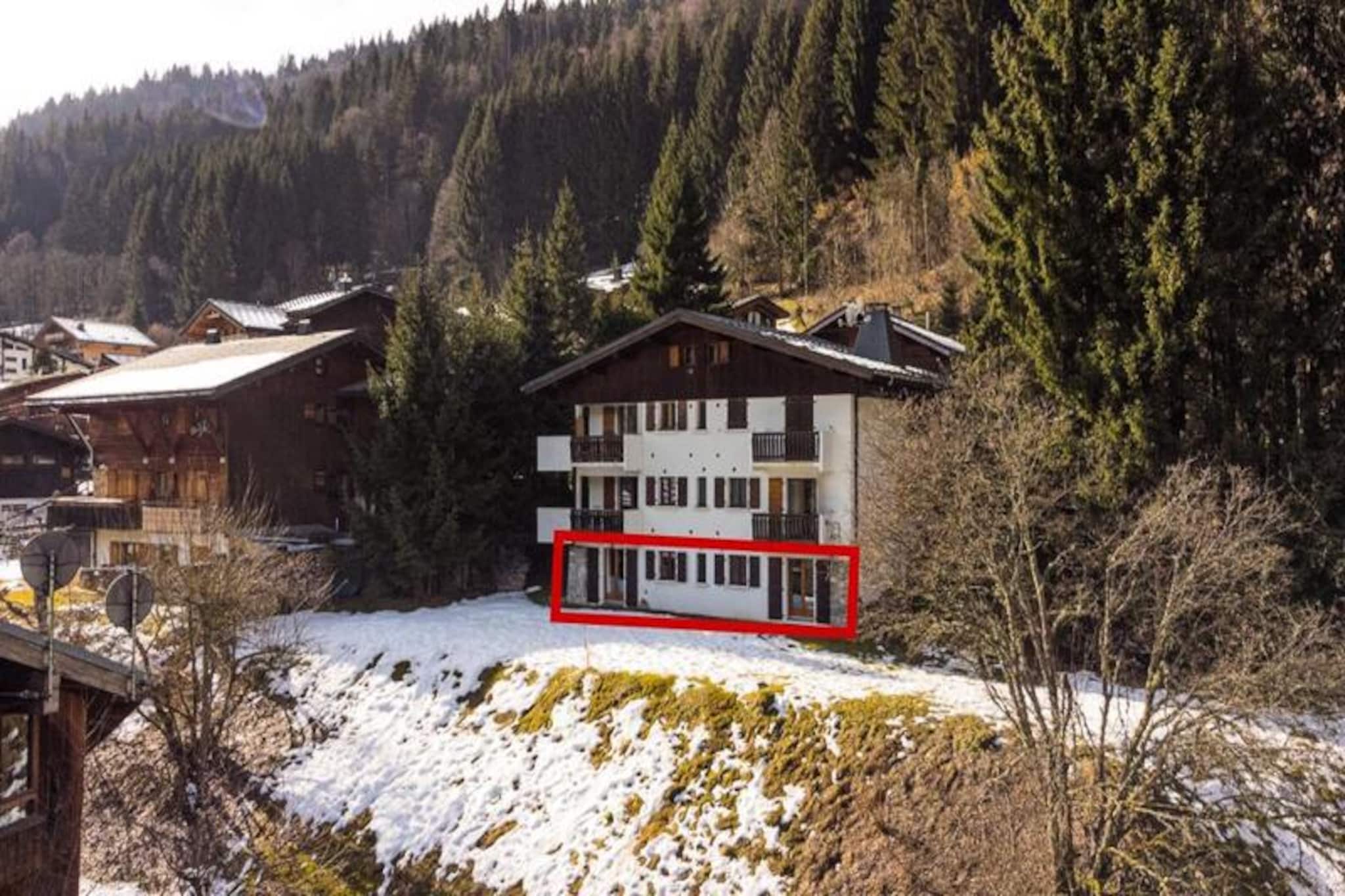 In the heart of the stunning French Alps, this charming 3-room apartment in the Combe à Zore area of Morzine offers a cozy retreat for nature lovers and adventure seekers alike. Just a 10-minute walk from the village center and the Pleney slopes, the property combines serene mountain living with convenient access to the vibrant life of Morzine. Imagine waking up to crisp alpine air, enjoying your morning coffee in the garden, and setting off for a day of skiing, hiking, or exploring the picturesque surroundings. A shuttle stop just 150 meters from the chalet ensures effortless connectivity, making it an ideal base for your alpine getaway.
Inside, the 55m² apartment is thoughtfully designed to accommodate up to four guests. The fully equipped kitchen, complete with a Nespresso coffee machine, dishwasher, and induction hob, opens directly onto the garden, creating a seamless indoor-outdoor living experience. The dining area and cozy living room, featuring a wood-burning stove and television, provide the perfect space to unwind after a day of adventure. The two double bedrooms, one with an en-suite shower room and WC, promise restful nights, while the additional bathroom ensures comfort for all guests. Modern amenities such as Wi-Fi, a laundry room, and ski storage add to the convenience of your stay.
Morzine’s charm lies not only in its breathtaking landscapes but also in its vibrant village life. From the chalet, you’re just moments away from local shops, restaurants, and the lively après-ski scene. In summer, the region transforms into a haven for outdoor enthusiasts, with hiking trails, mountain biking routes, and the MultiPass program offering endless activities. Whether you’re here to carve through fresh powder or bask in the summer sun, this apartment is your gateway to the best of the Alps.
With its warm ambiance, thoughtful amenities, and unbeatable location, this property promises a memorable stay in one of France’s most beloved mountain destinations.