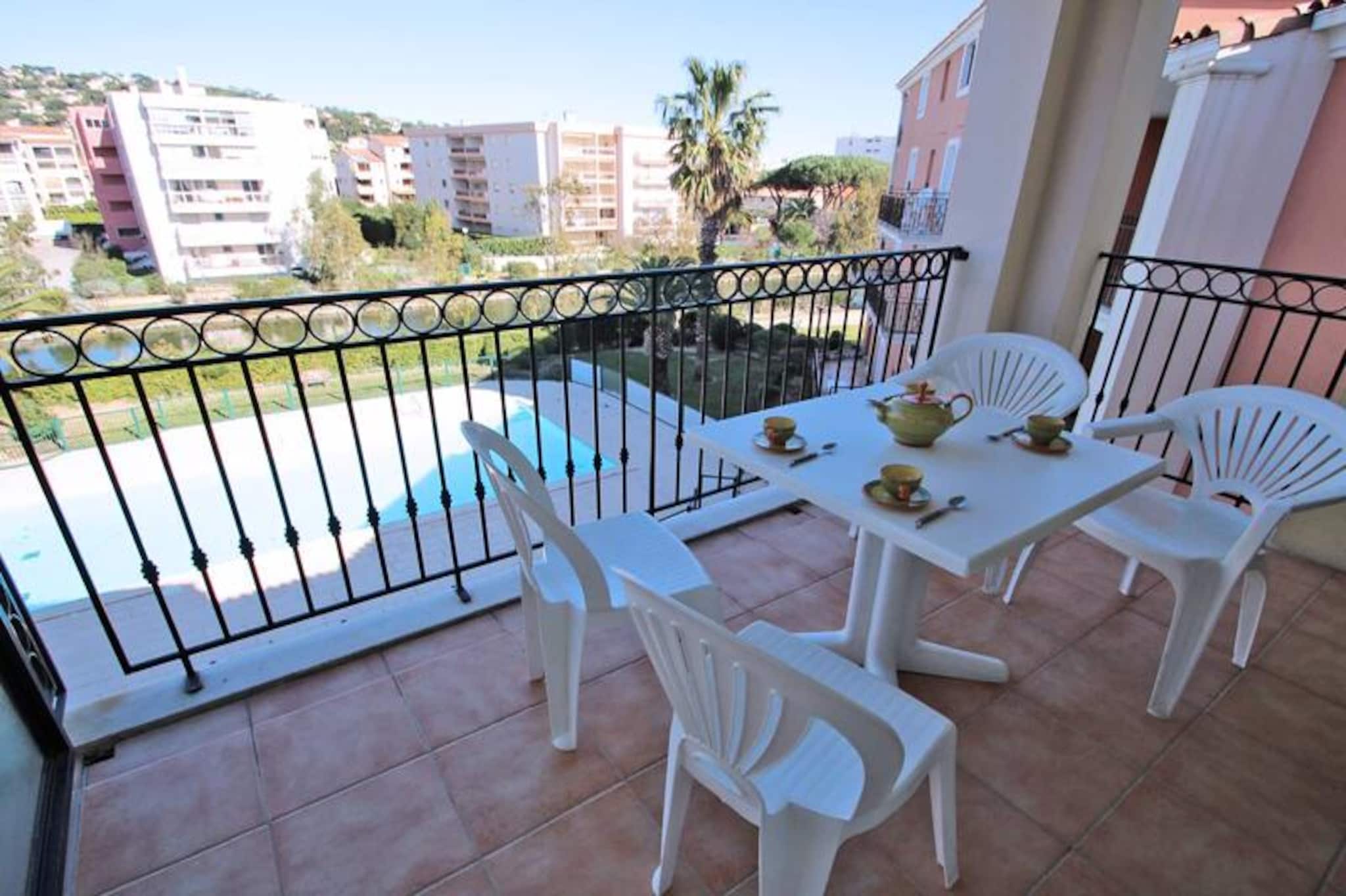 Apartment in Sainte-Maxime near Beach