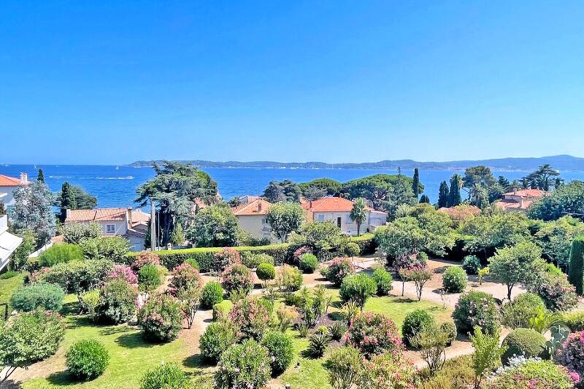 Apartment in Saint-Tropez with Sea View
