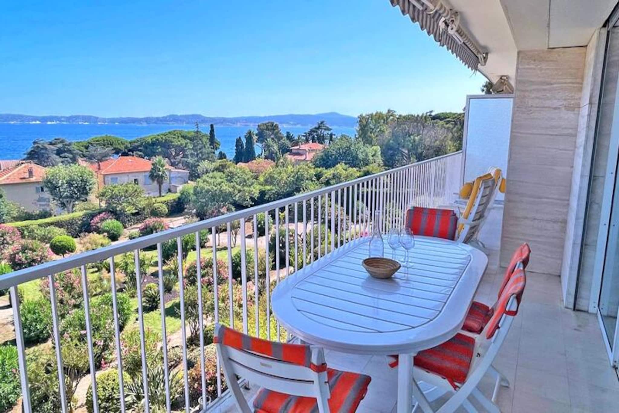 Overlooking the shimmering waters of the Gulf of Saint-Tropez, this spacious 83m² apartment in the Monna Lisa Residence offers a serene escape just 400 meters from the beach. With its breathtaking sea views, air-conditioned interiors, and a private terrace, this property is perfect for families or friends seeking a relaxing retreat on the French Riviera. The tranquil setting, paired with modern comforts, ensures a memorable stay in one of the most coveted destinations in France.
Inside, the apartment features a bright and airy living room with direct terrace access, a comfortable sofa, and a dining area for four. The separate, fully equipped kitchen boasts everything you need, including a refrigerator, dishwasher, oven, and Nespresso coffee machine, making it easy to prepare meals at home. The master bedroom, complete with a 160cm double bed and en-suite shower room, opens onto the terrace, offering stunning sea views. A second bedroom with twin beds and ample storage is conveniently located near the living room. Additional amenities include a second shower room, a washing machine, Wi-Fi, and air conditioning in key areas for your comfort.
Step outside to enjoy the 10m² terrace, perfect for al fresco dining while soaking in the panoramic views. The residence also features a shared garden with lush greenery and a secure garage with space for bicycles. The property’s location is ideal, with the town center and local shops just 700 meters away, and the sandy beach a short stroll from your door.
Whether you’re exploring the charming streets of Saint-Tropez, relaxing on the beach, or savoring the local cuisine, this apartment offers the perfect base for your Riviera getaway. With its exceptional views, modern amenities, and prime location, it promises an unforgettable holiday experience.