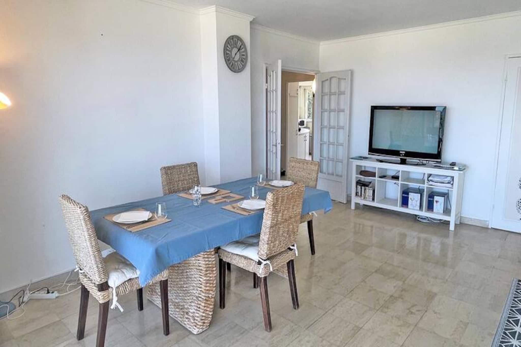 Apartment in Saint-Tropez with Sea View
