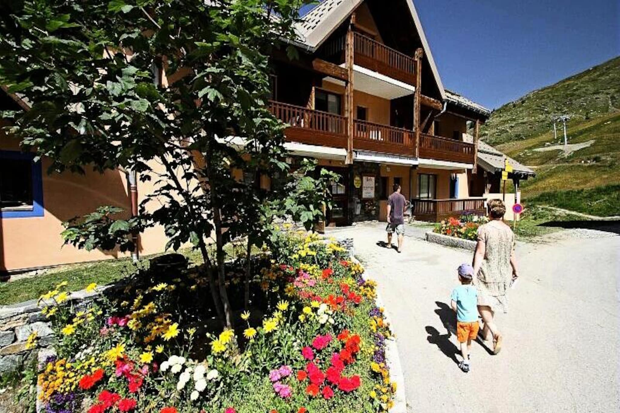 Apartment in Valmeinier with Ski Access