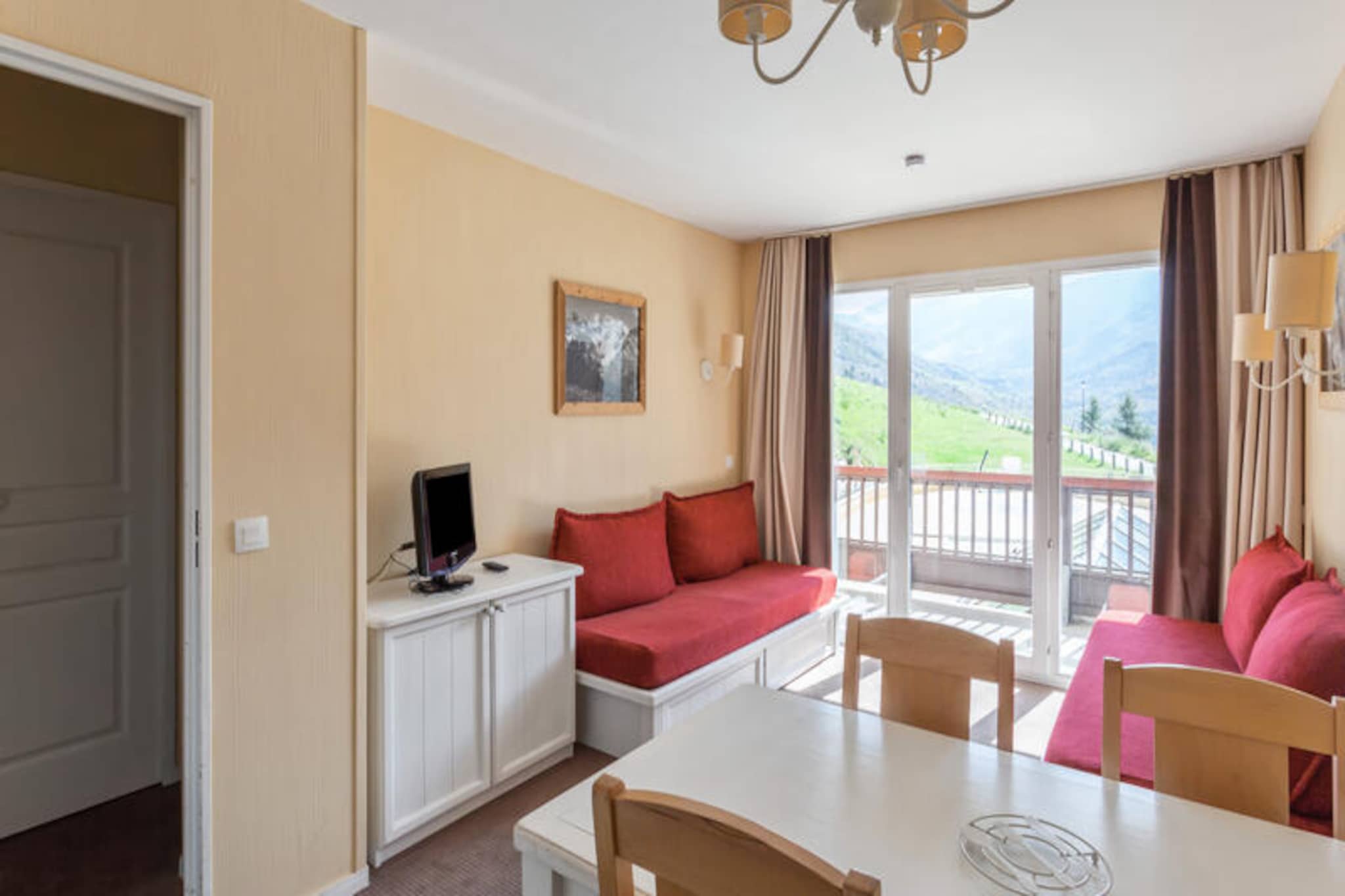 Apartment in Valmeinier with Ski Access