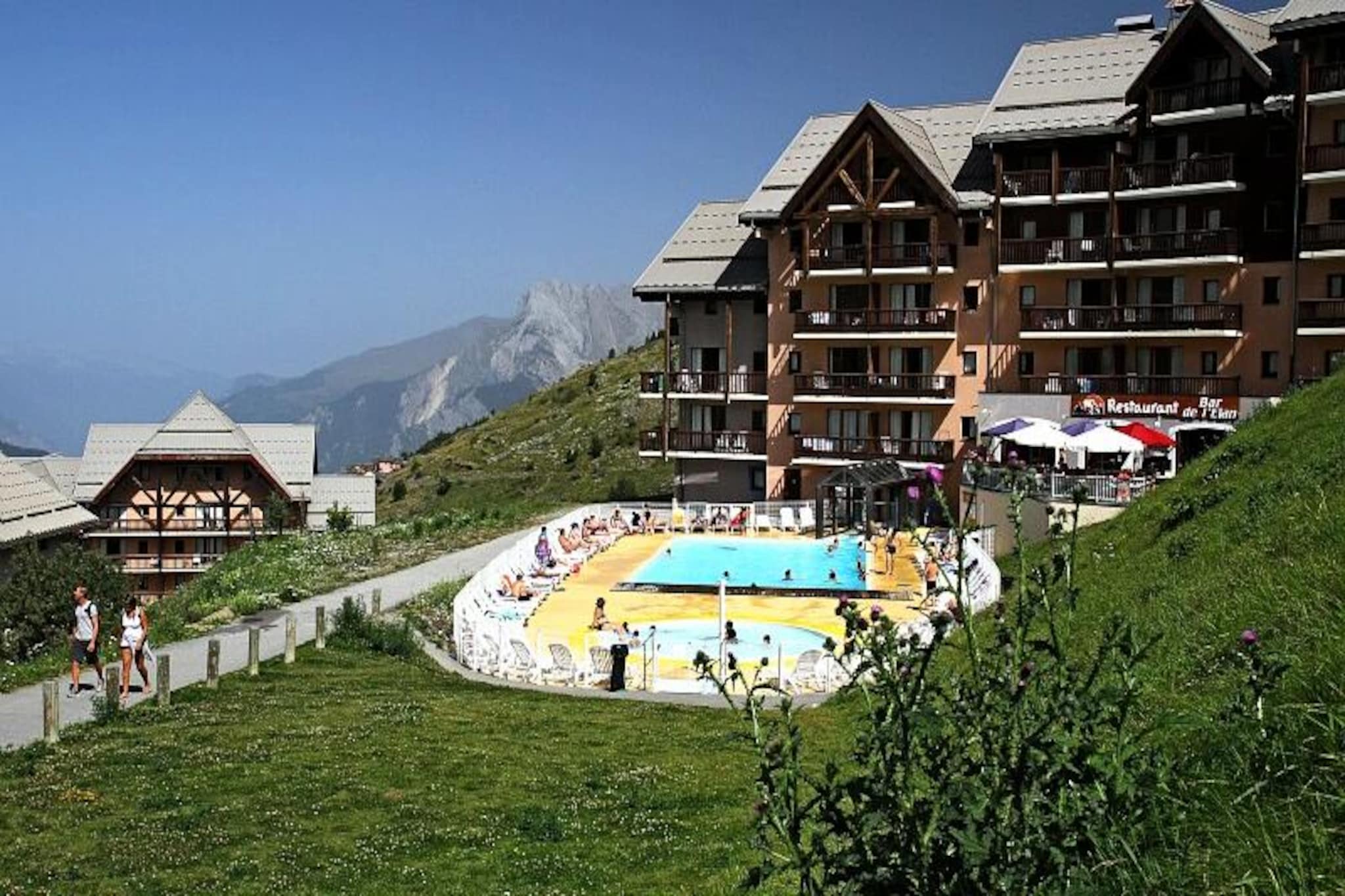 Apartment in Valmeinier with Heated Pool