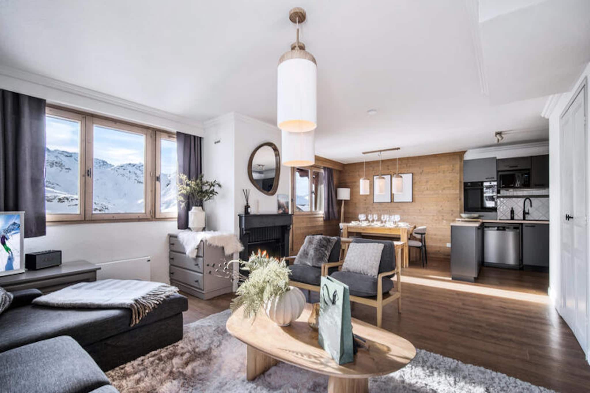 Apartment in Val Thorens with Ski Access