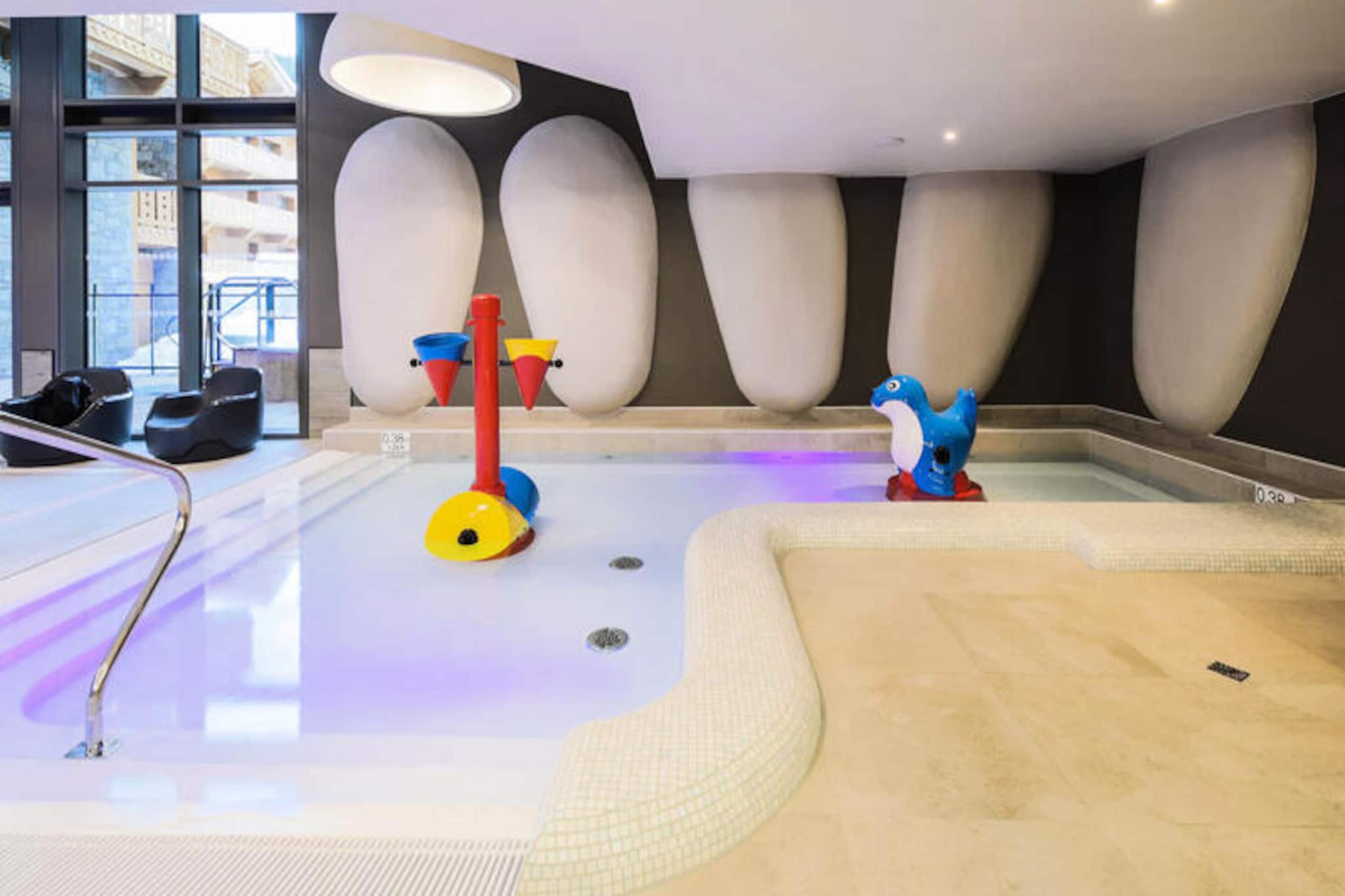 Apartment in Méribel with Outdoor Jacuzzi