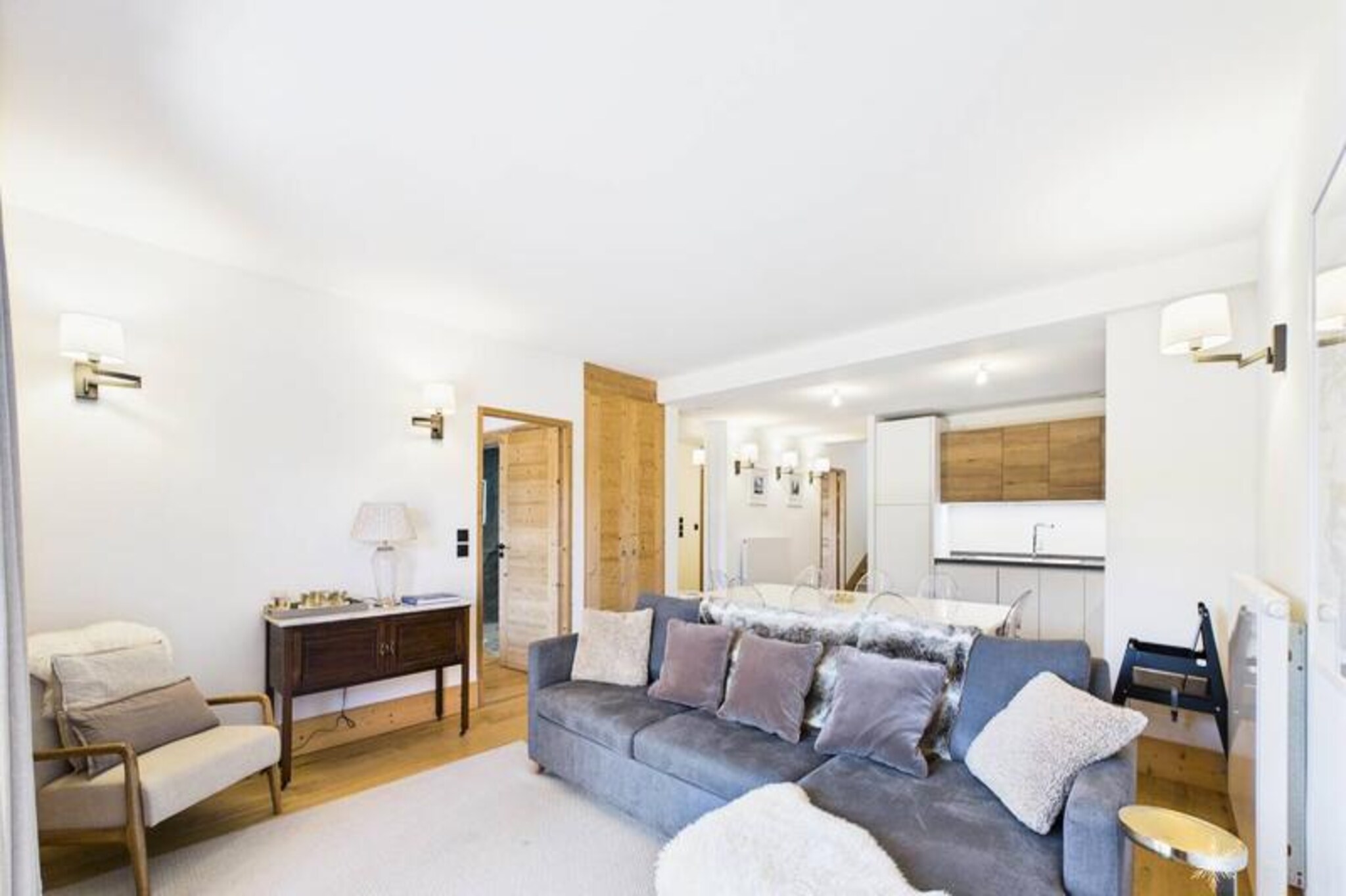 High above the Tarentaise Valley, where the crisp alpine air meets breathtaking mountain vistas, lies the luxurious Diamant des Cimes residence in La Rosière 1850. This 4-star retreat offers an unparalleled blend of comfort and convenience, just 500 meters from the slopes and 300 meters from the charming village shops. Whether you're here for the thrill of skiing or the tranquility of the mountains, this residence sets the stage for an unforgettable escape. A complimentary shuttle bus stops right at the residence, ensuring seamless access to all the area has to offer.
Step into your spacious 90m² duplex apartment, thoughtfully designed to accommodate up to eight guests, including a maximum of six adults. The property features three elegant bedrooms with plush 160x200cm beds and en-suite bathrooms, a cozy sleeping alcove with a sofa bed and TV, and two terraces offering stunning views of the fir trees and surrounding peaks. The south-facing terrace is perfect for soaking up the sun, while the northwest-facing terrace invites you to unwind as the sun sets over the mountains. The fully equipped kitchen, complete with high-end appliances like a Nespresso machine and induction hob, makes meal preparation a delight. Additional amenities include a washing machine, dryer, ski locker, and private parking for two vehicles.
After a day of adventure, relax in the residence’s spa area, which features a sauna, showers, and changing rooms. Families and friends can enjoy quality time in the games room or lounge, equipped with Wi-Fi and a pool table. With beds made upon arrival, towels provided, and end-of-stay cleaning included, every detail is taken care of to ensure your comfort.
La Rosière’s charm lies in its dual-season appeal. In winter, the slopes of the Espace San Bernardo ski area beckon, while summer offers hiking trails, mountain biking, and panoramic views of Mont Blanc. Treat yourself to a luxury alpine getaway where every moment is steeped in relaxation and adventure. Book your stay at Diamant des Cimes today.