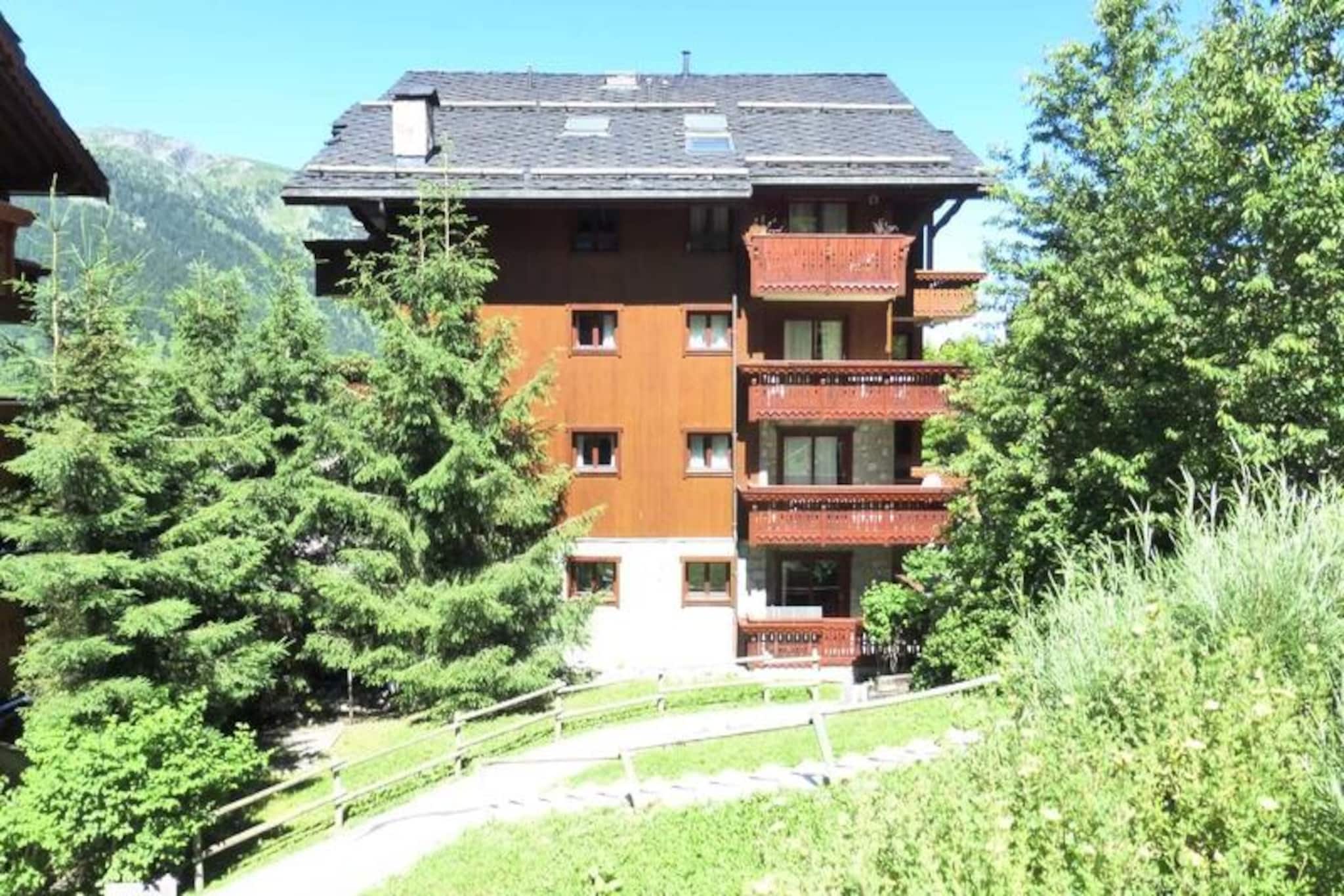 In the heart of the charming Méribel Village, this cozy apartment offers the perfect alpine retreat for both winter and summer escapes. Surrounded by the majestic peaks of the French Alps, the residence combines the convenience of ski-in/ski-out access with the tranquility of a picturesque mountain village. Just steps from local shops and a free shuttle to Méribel Centre, you’ll find everything you need for a seamless and memorable holiday. After a day on the slopes or exploring alpine trails, unwind with a dip in the indoor pool, exclusive to the residence.
This thoughtfully designed 30 m² apartment accommodates up to four guests, making it ideal for couples or small families. The living room features a comfortable double sofa bed, while the separate bedroom offers a luxurious double bed for restful nights. The kitchenette is fully equipped with electric stovetops, a combination oven and microwave, a dishwasher, and a refrigerator, ensuring you can prepare meals with ease. A private balcony facing northwest provides a peaceful spot to enjoy the fresh mountain air and views of the surrounding residences. Additional amenities include a television, ski locker, and covered parking space for your convenience.
Méribel Village is a gateway to the world-renowned Three Valleys ski area, offering endless opportunities for skiing, snowboarding, and hiking. In the summer, the region transforms into a haven for nature lovers, with lush trails, mountain biking routes, and breathtaking scenery. Whether you’re here to carve through pristine snow or bask in the alpine sun, this apartment is your perfect base for adventure and relaxation. Book your stay today and experience the magic of Méribel Village.