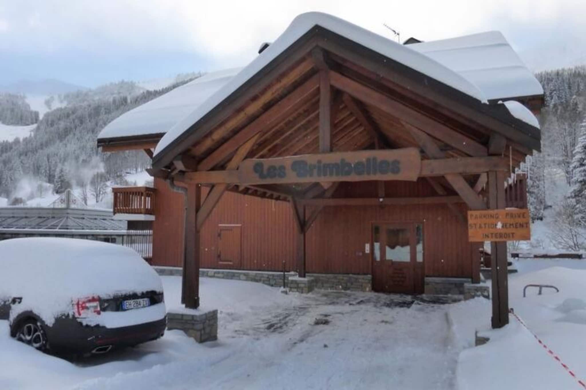 3-room apartment for 6 people located in the center of Méribel close to shops and ski slopes