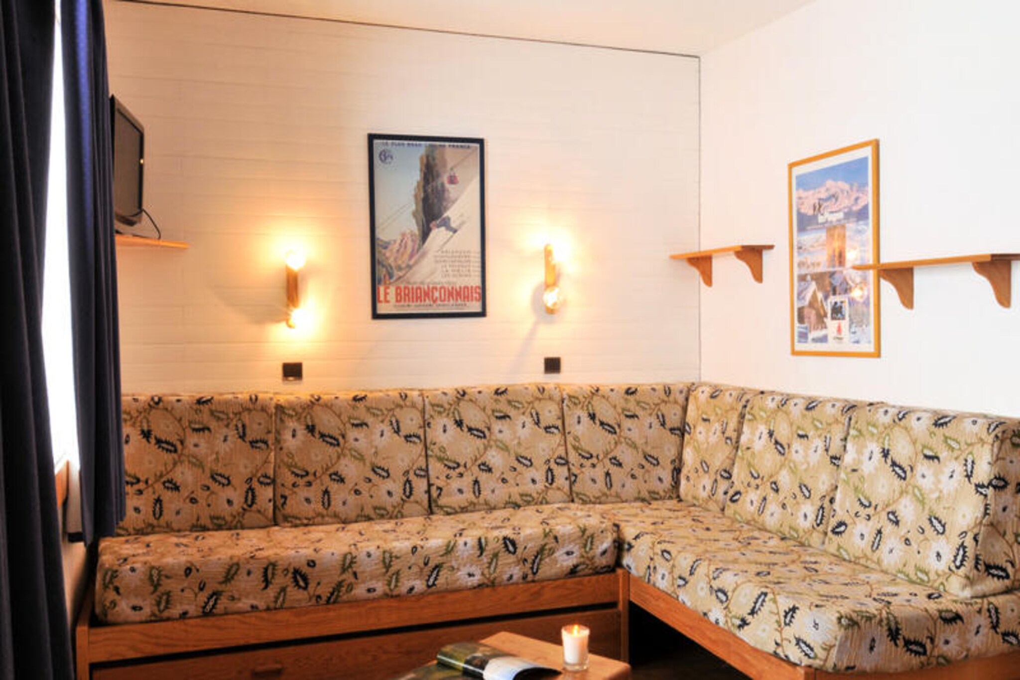 Cozy apartment · At the foot of the slopes · Valley view · Balcony