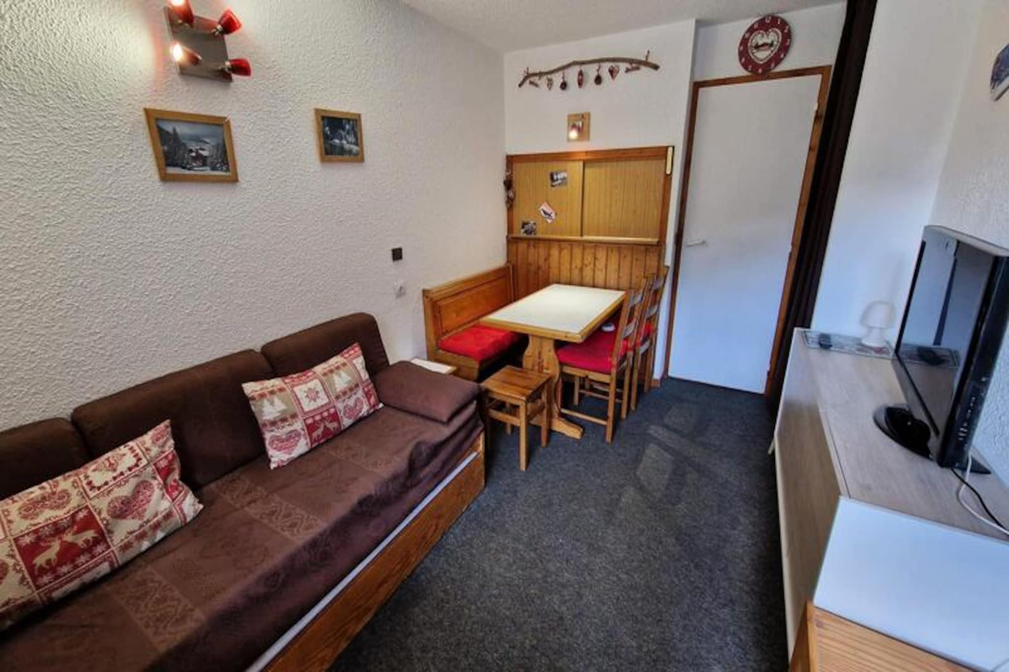 Holiday Home in Alps near Ski Lifts